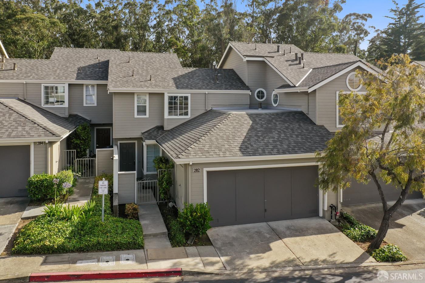 Daly City, California, 94014, United States, 2 Bedrooms Bedrooms, ,3 BathroomsBathrooms,Residential,For Sale,1938525