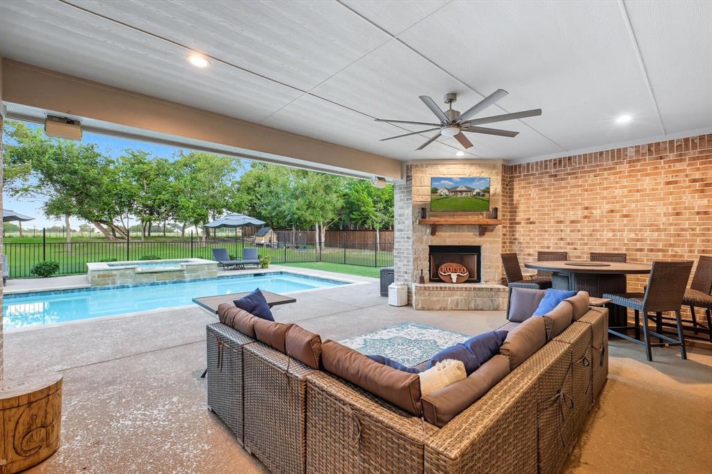 Midlothian, Texas, 76065, United States, 4 Bedrooms Bedrooms, ,3 BathroomsBathrooms,Residential,For Sale,1950999