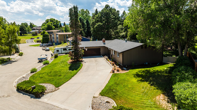 Buffalo, Wyoming, 82834, United States, 5 Bedrooms Bedrooms, ,2 BathroomsBathrooms,Residential,For Sale,1916157