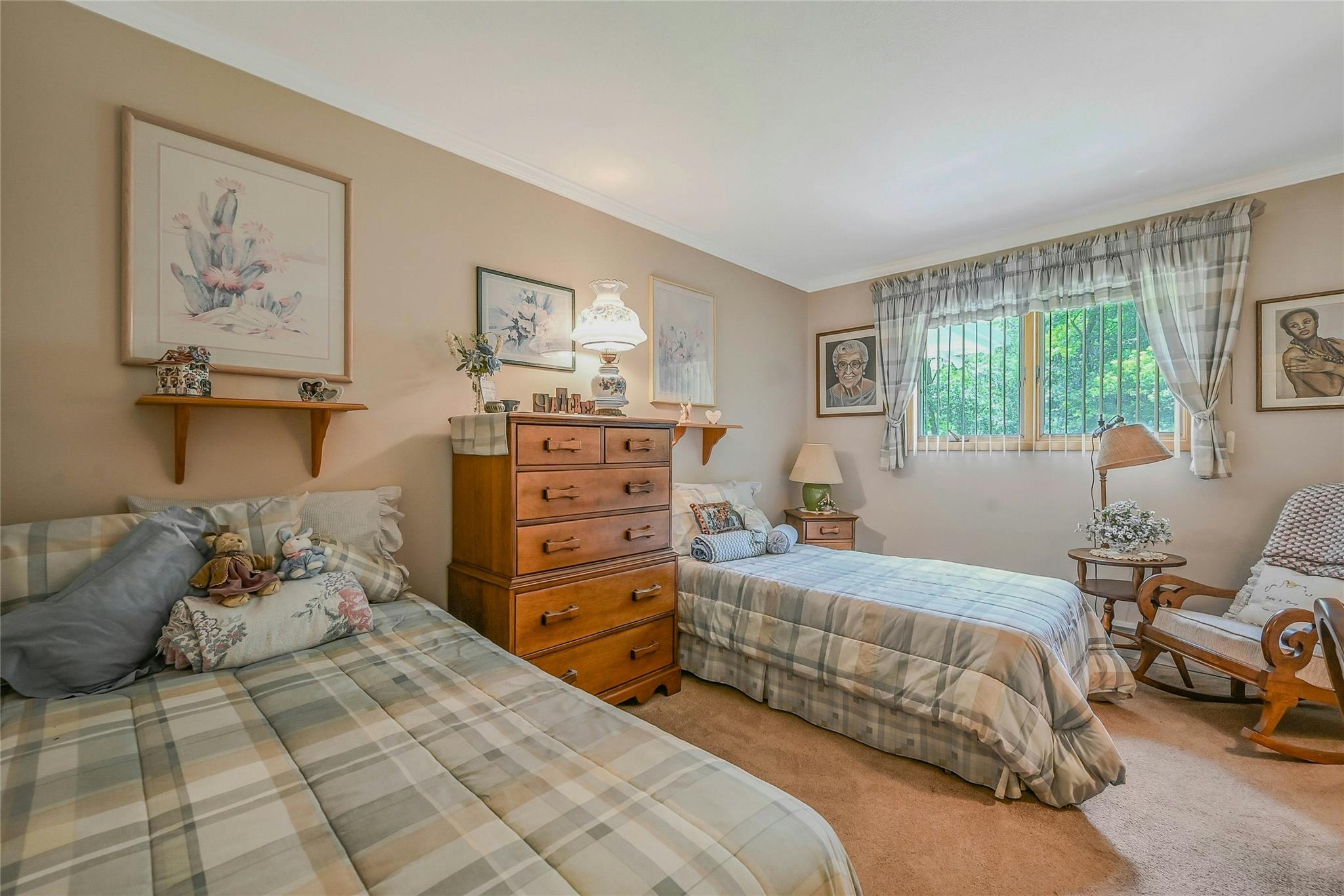 Sayville, New York, 11782, United States, 3 Bedrooms Bedrooms, ,2 BathroomsBathrooms,Residential,For Sale,1892775