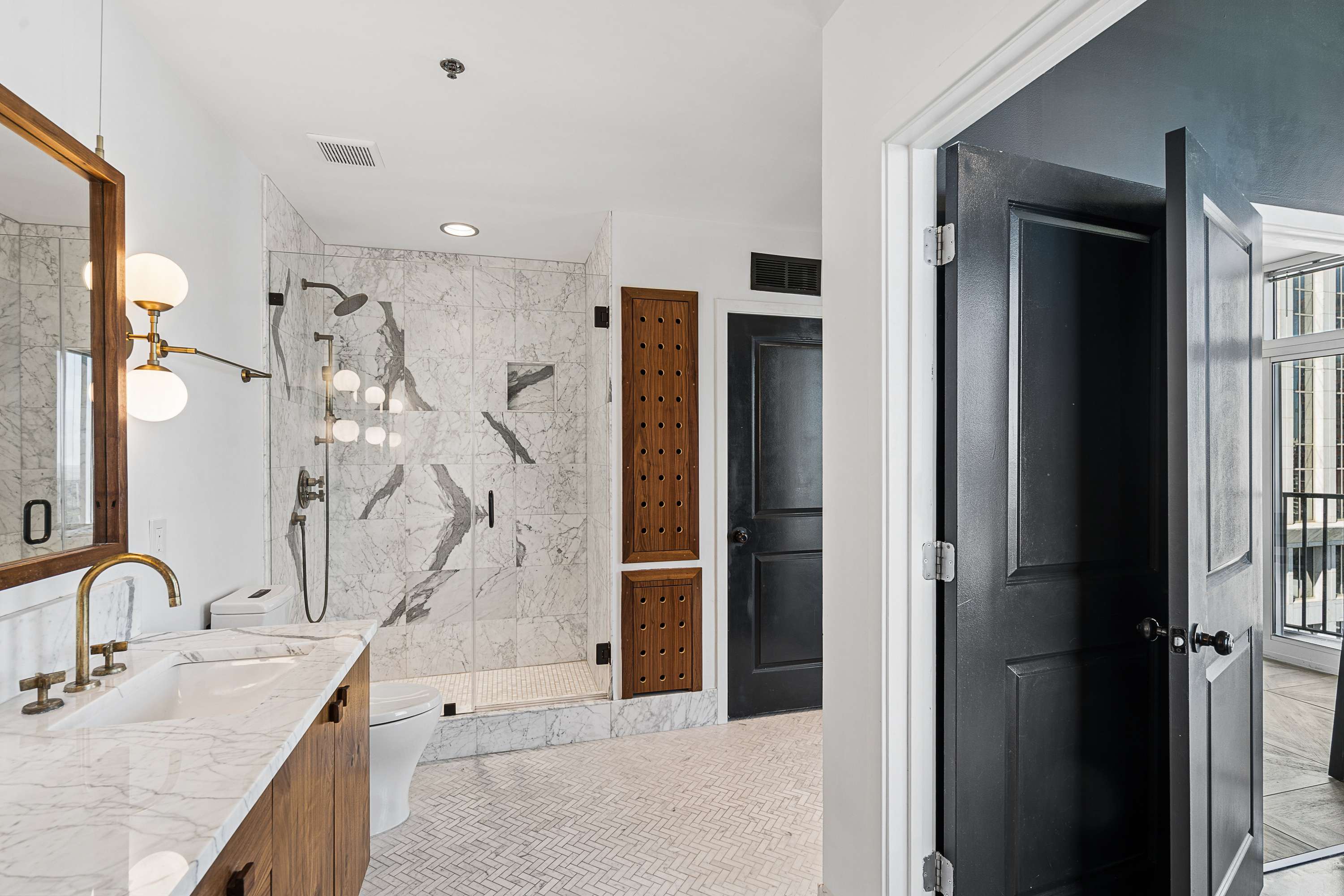  Beautifully Renovated Corner Residence at Metropolis North - 物件實景