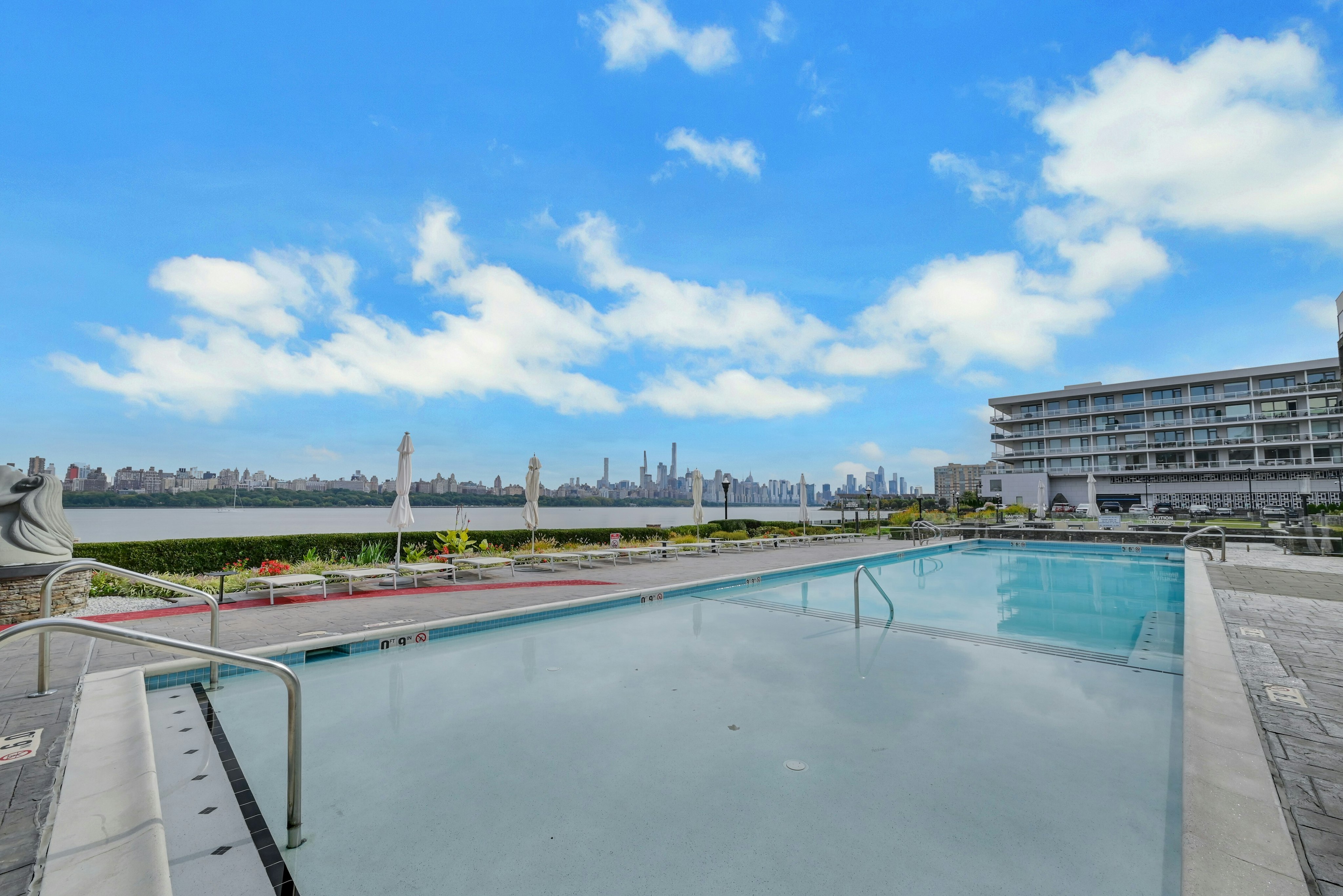  9 Somerset Lane, Edgewater, NJ 07020 - 物件實景