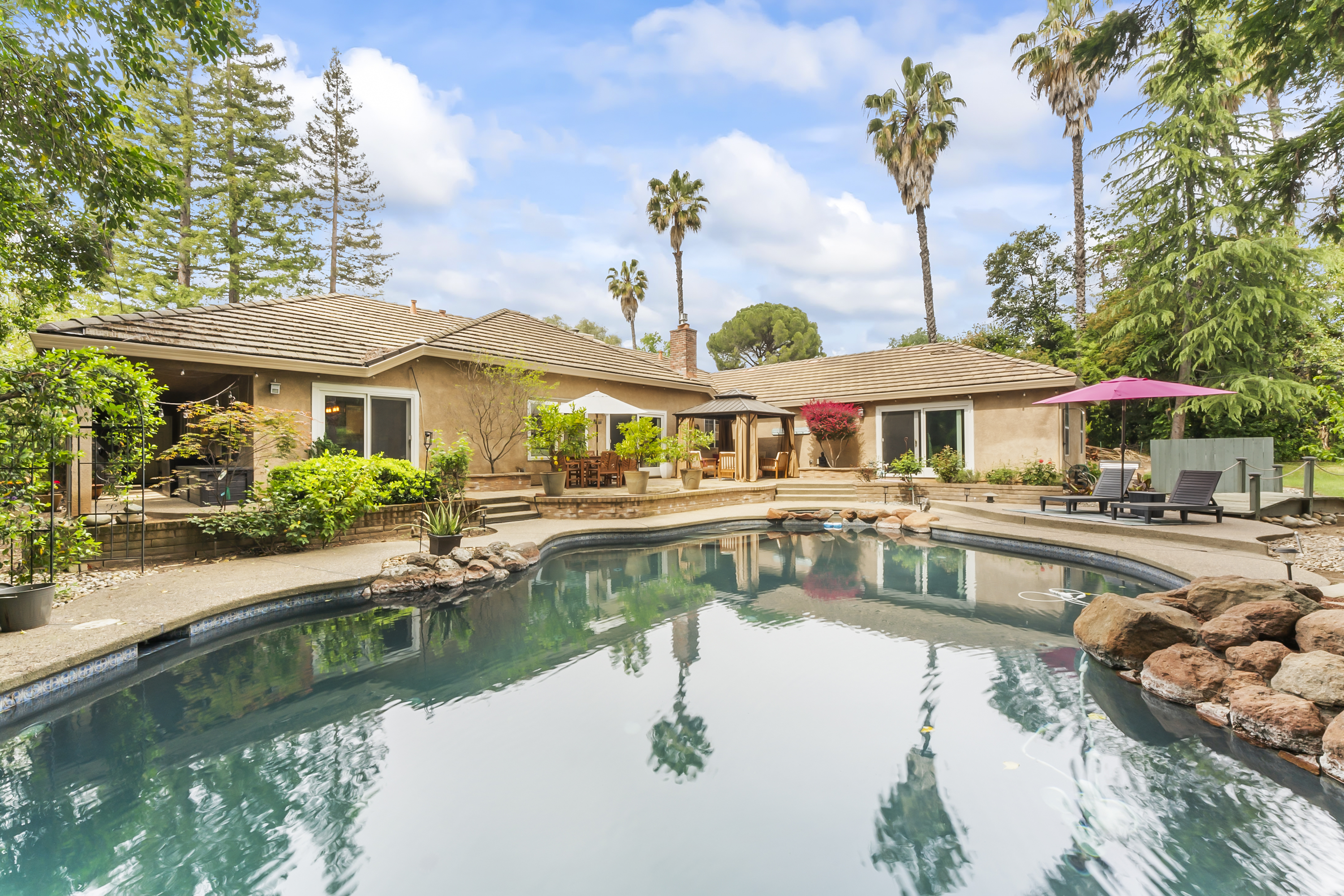  2230 Hillcrest Way, Carmichael, CA 95608 - 物件實景