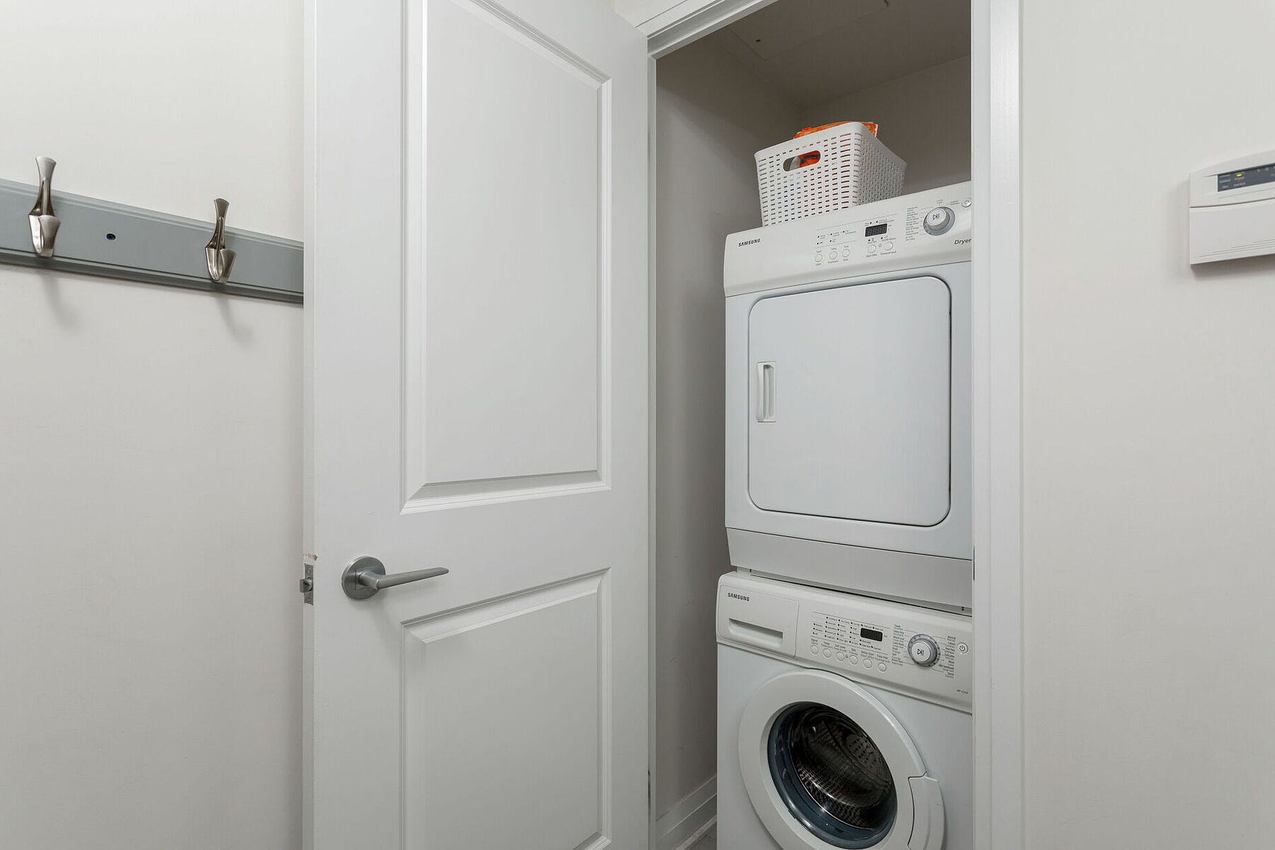  Spacious and Bright Condo - 物件實景