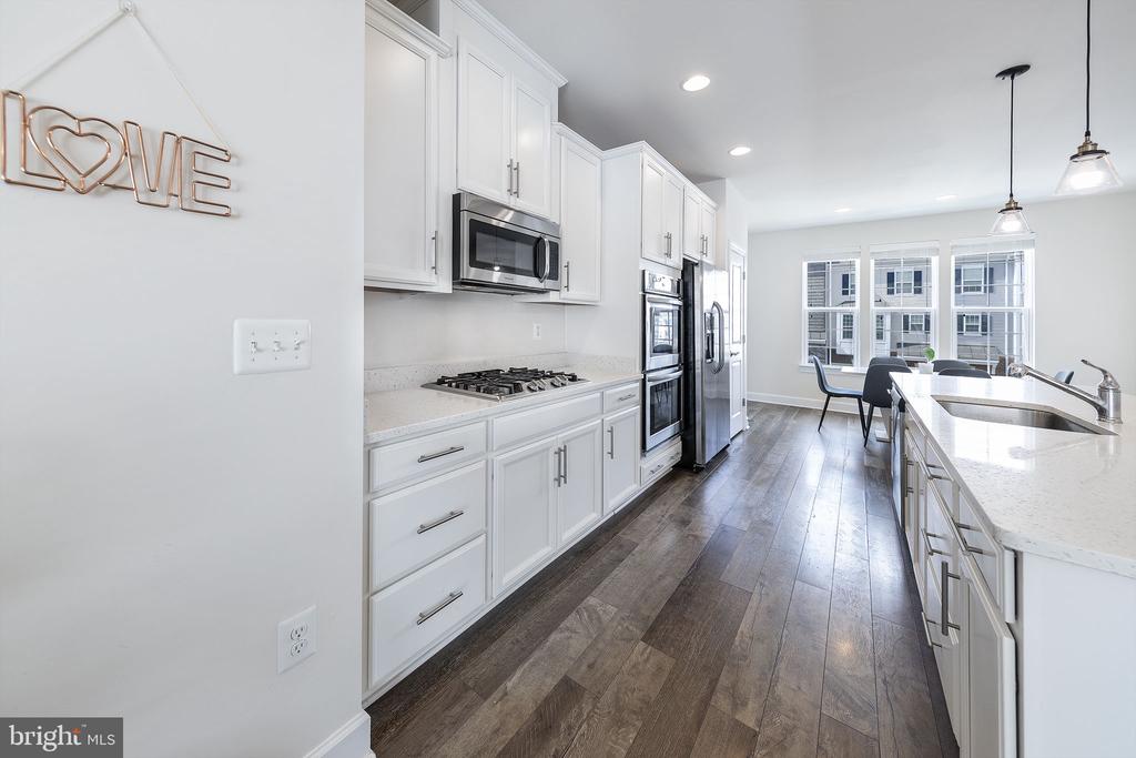 Haymarket, Virginia, 20169, United States, 3 Bedrooms Bedrooms, ,4 BathroomsBathrooms,Residential,For Sale,1904244