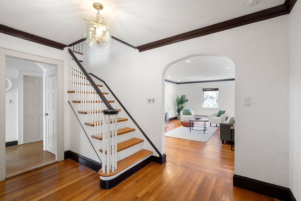 Newton, Massachusetts, 02468, United States, 4 Bedrooms Bedrooms, ,4 BathroomsBathrooms,Residential,For Sale,1942109