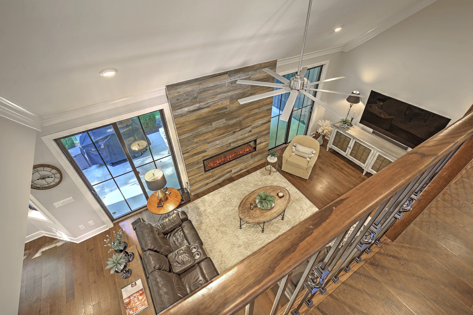  Custom Built Home Blends Classic Elegance with Modern Amenities - 物件實景