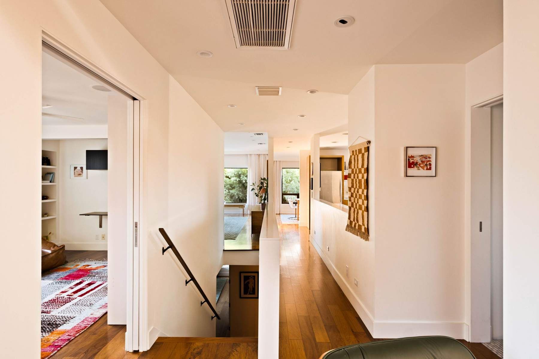  3818 Roderick Road - 物件實景