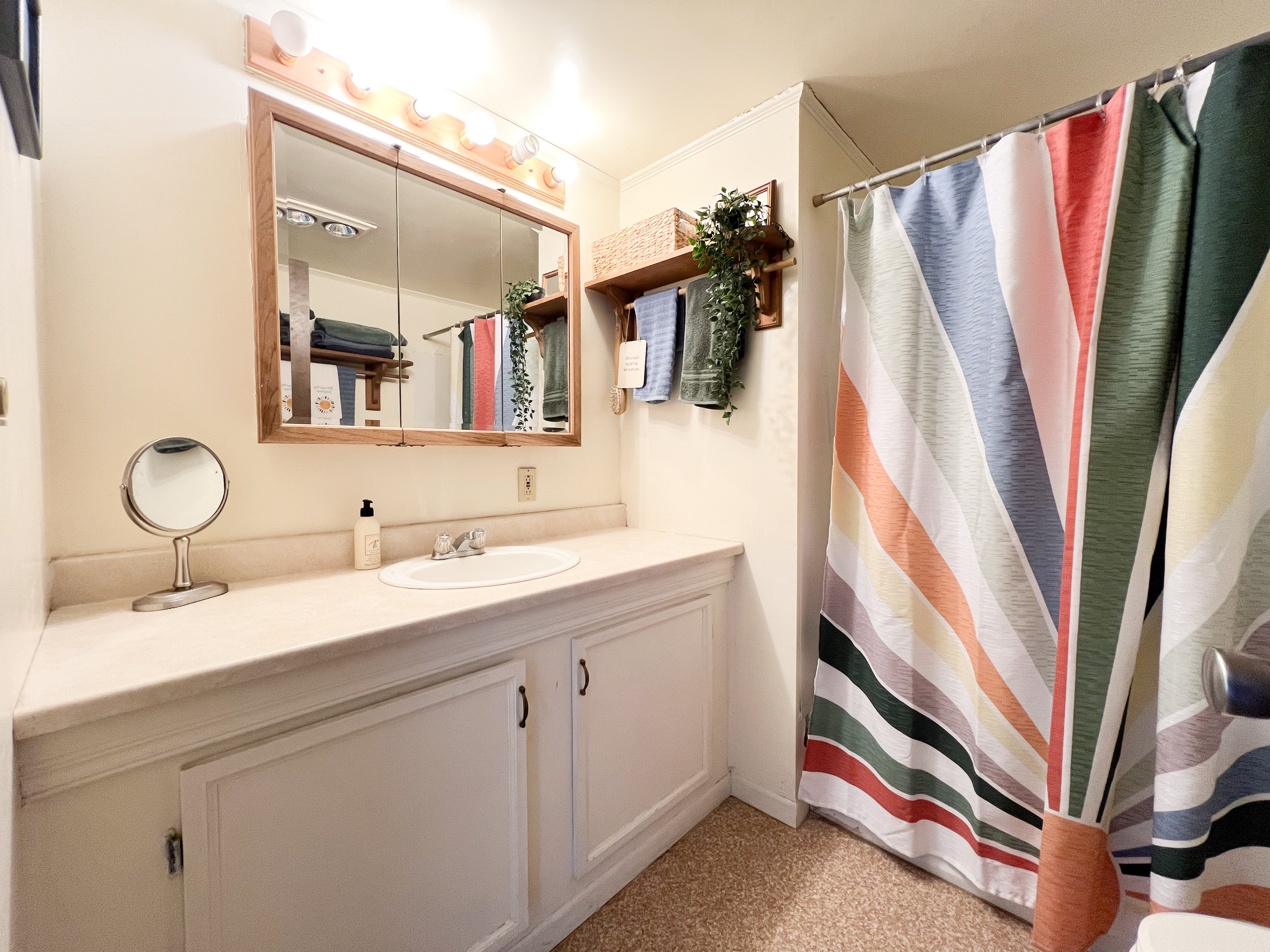 Kettle Falls, Washington, 99141, United States, 3 Bedrooms Bedrooms, ,2 BathroomsBathrooms,Residential,For Sale,1985709