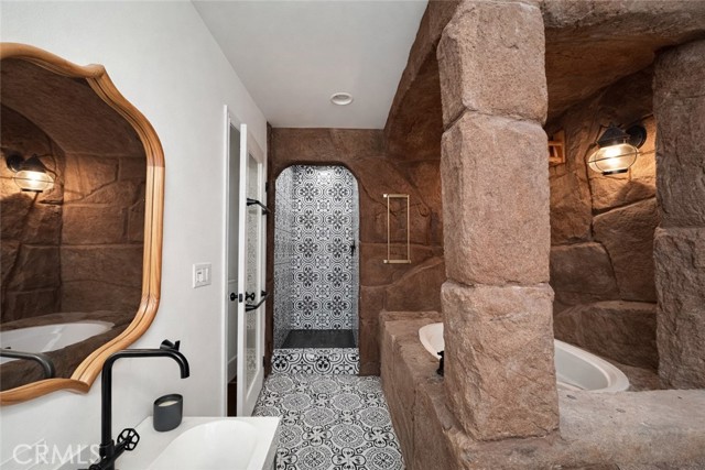 Reseda, California, 91335, United States, 3 Bedrooms Bedrooms, ,3 BathroomsBathrooms,Residential,For Sale,2009231