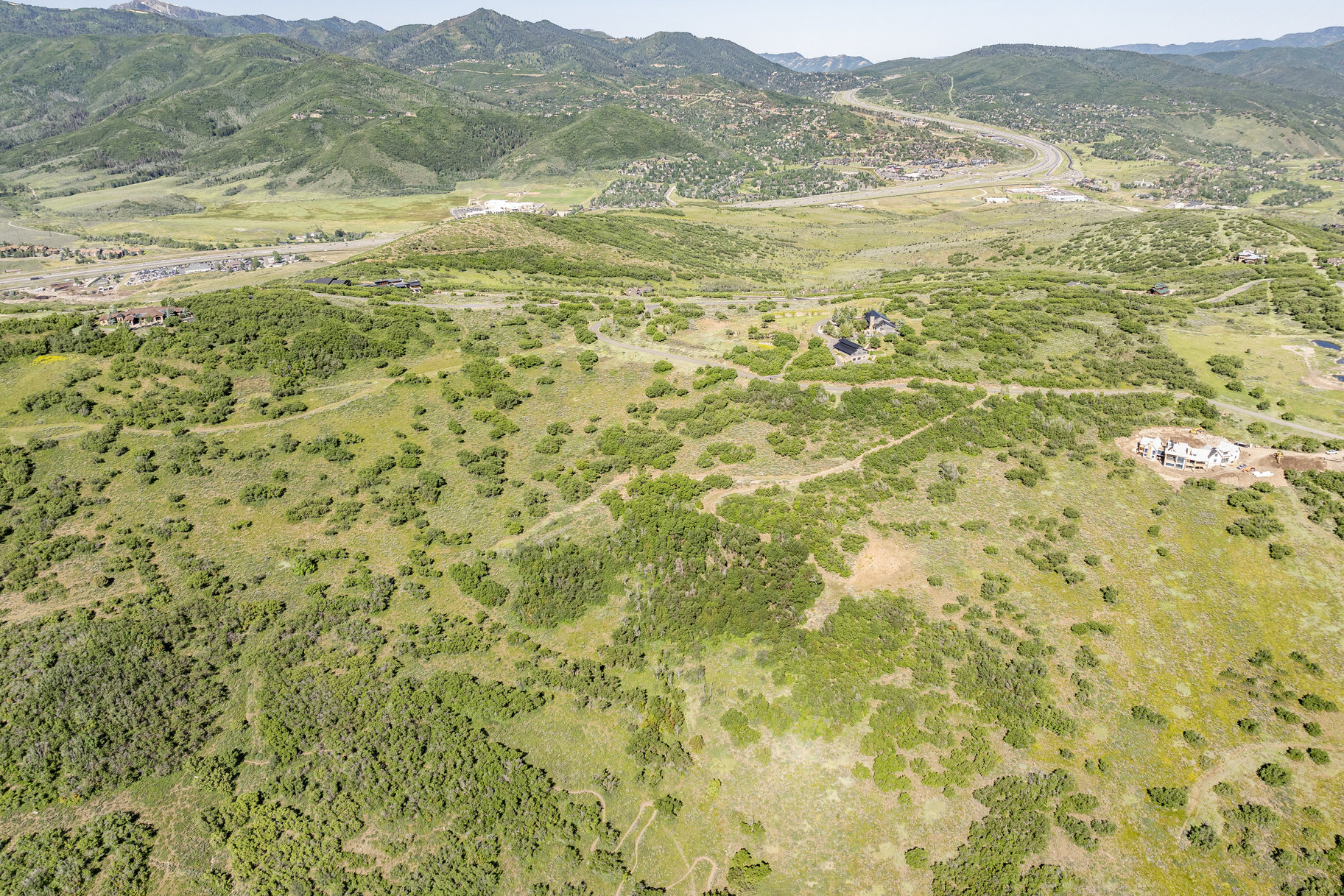  Privacy, Mountain Views, Downhill Build and Build up to Four Structures - 物件實景