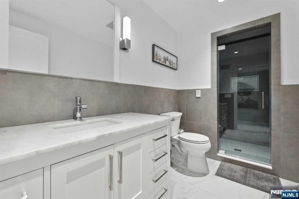 Alpine, New Jersey, 07620, United States, 6 Bedrooms Bedrooms, ,9 BathroomsBathrooms,Residential,For Sale,2000775