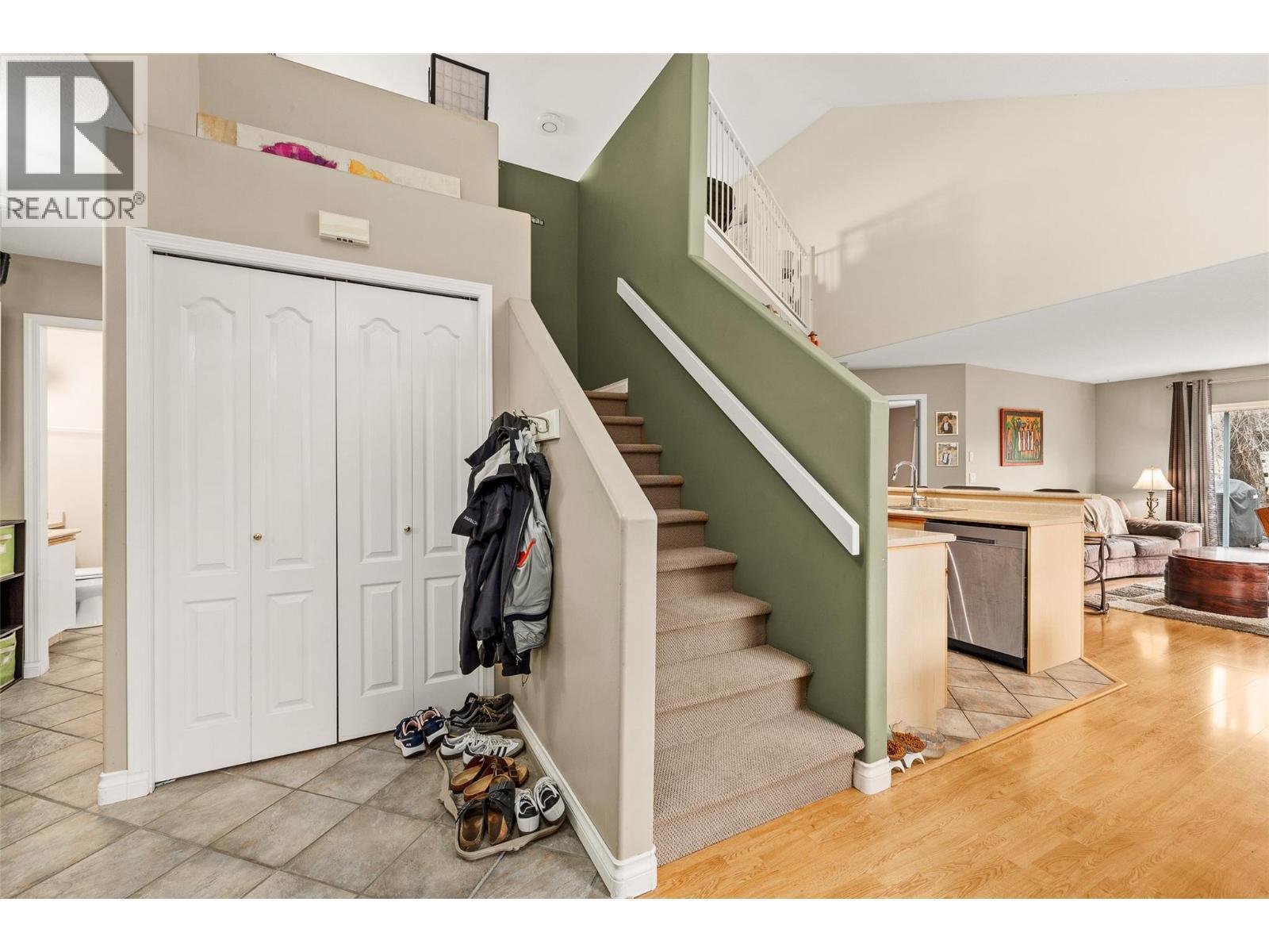 KELOWNA, British Columbia, V1V 1S9, CA, 4 Bedrooms Bedrooms, ,3 BathroomsBathrooms,Residential,For Sale,1895438