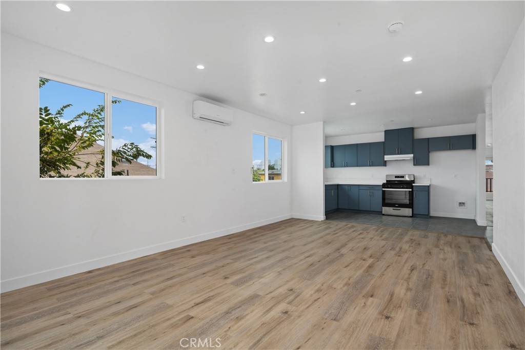 Los Angeles, California, 90011, United States, ,Residential,For Sale,1919891