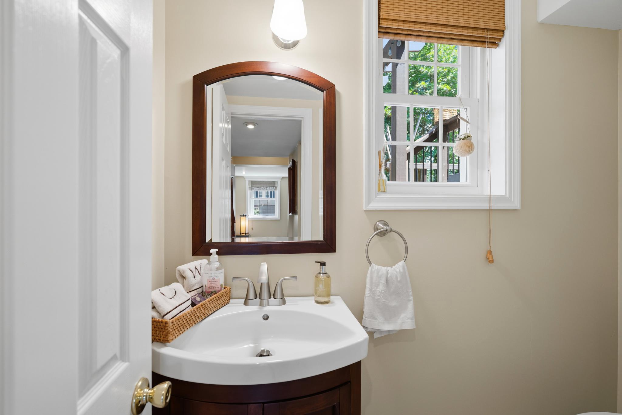  8611 Cyrus Place, Alexandria, VA, 22308 - 物件實景