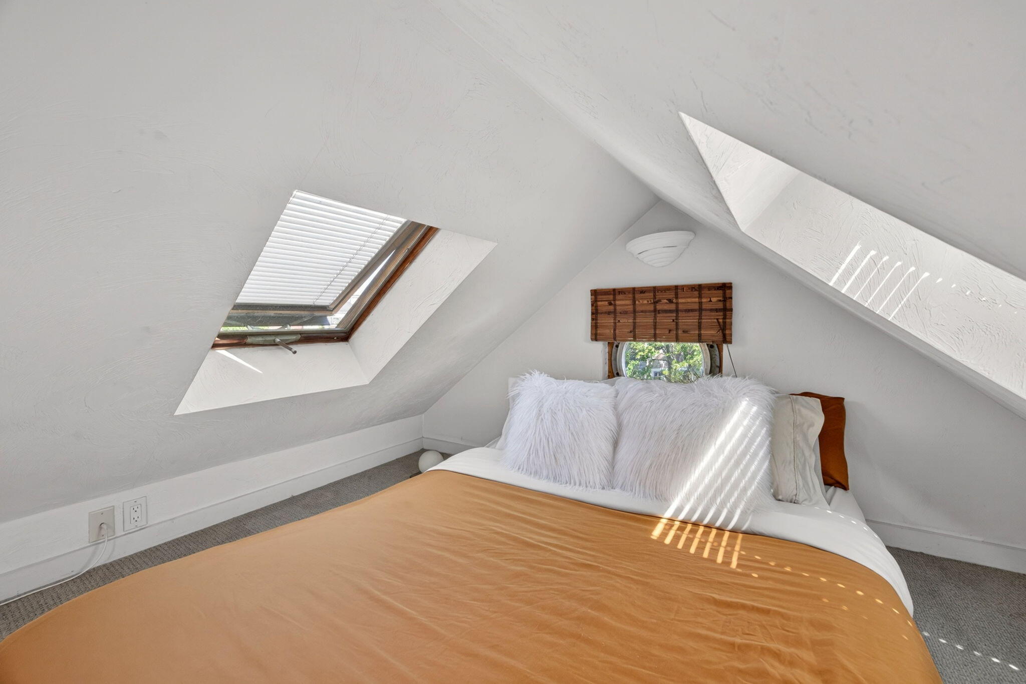  Above It All: A Skylit Penthouse at the Heart of Provincetown - 物件實景