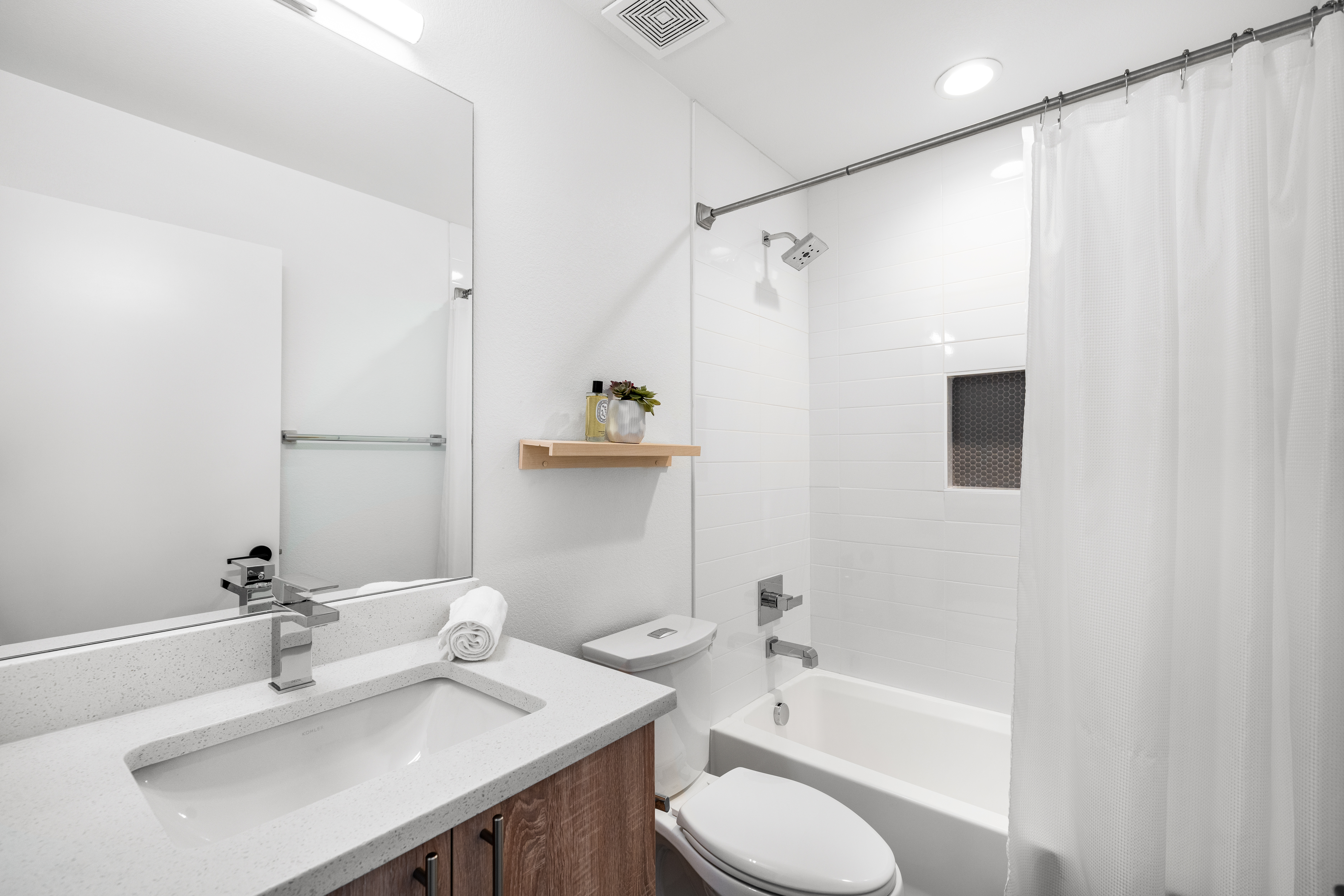  Sweeping, Unobstructed Mountain Views From This Sloan