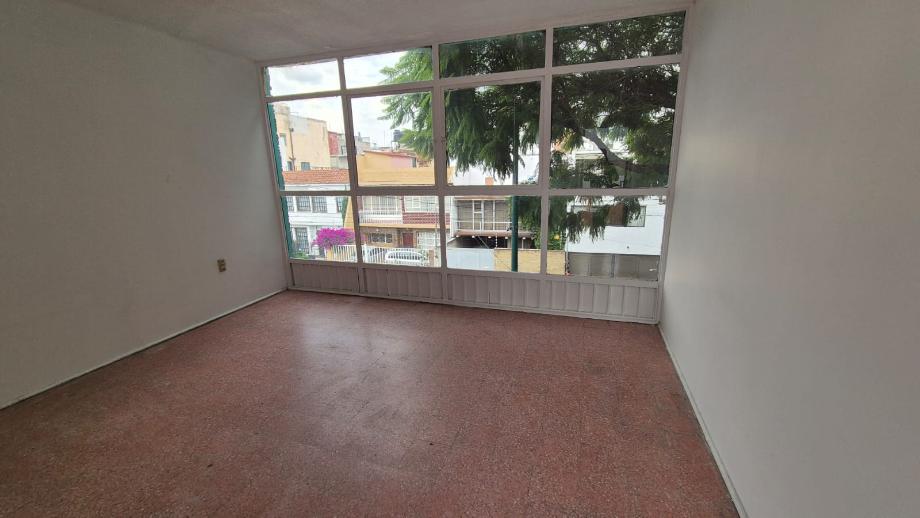 Iztacalco, Ciudad de México, 08200, Mexico, 9 Bedrooms Bedrooms, ,3 BathroomsBathrooms,Residential,For Sale,1918570