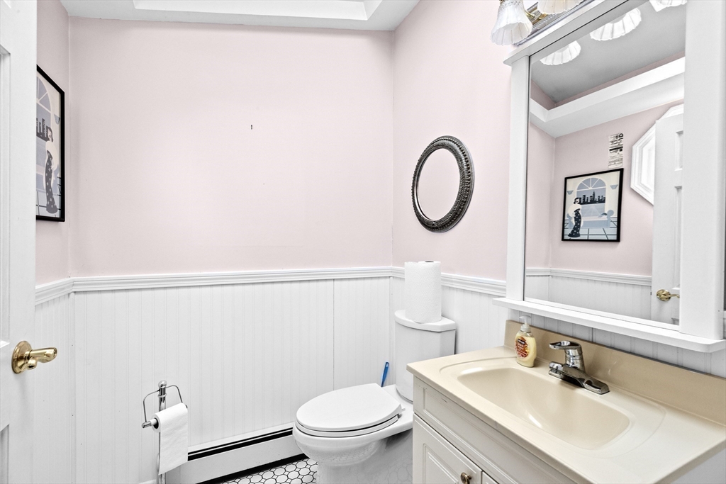 Easton, Massachusetts, 02375, United States, 3 Bedrooms Bedrooms, ,3 BathroomsBathrooms,Residential,For Sale,1975214