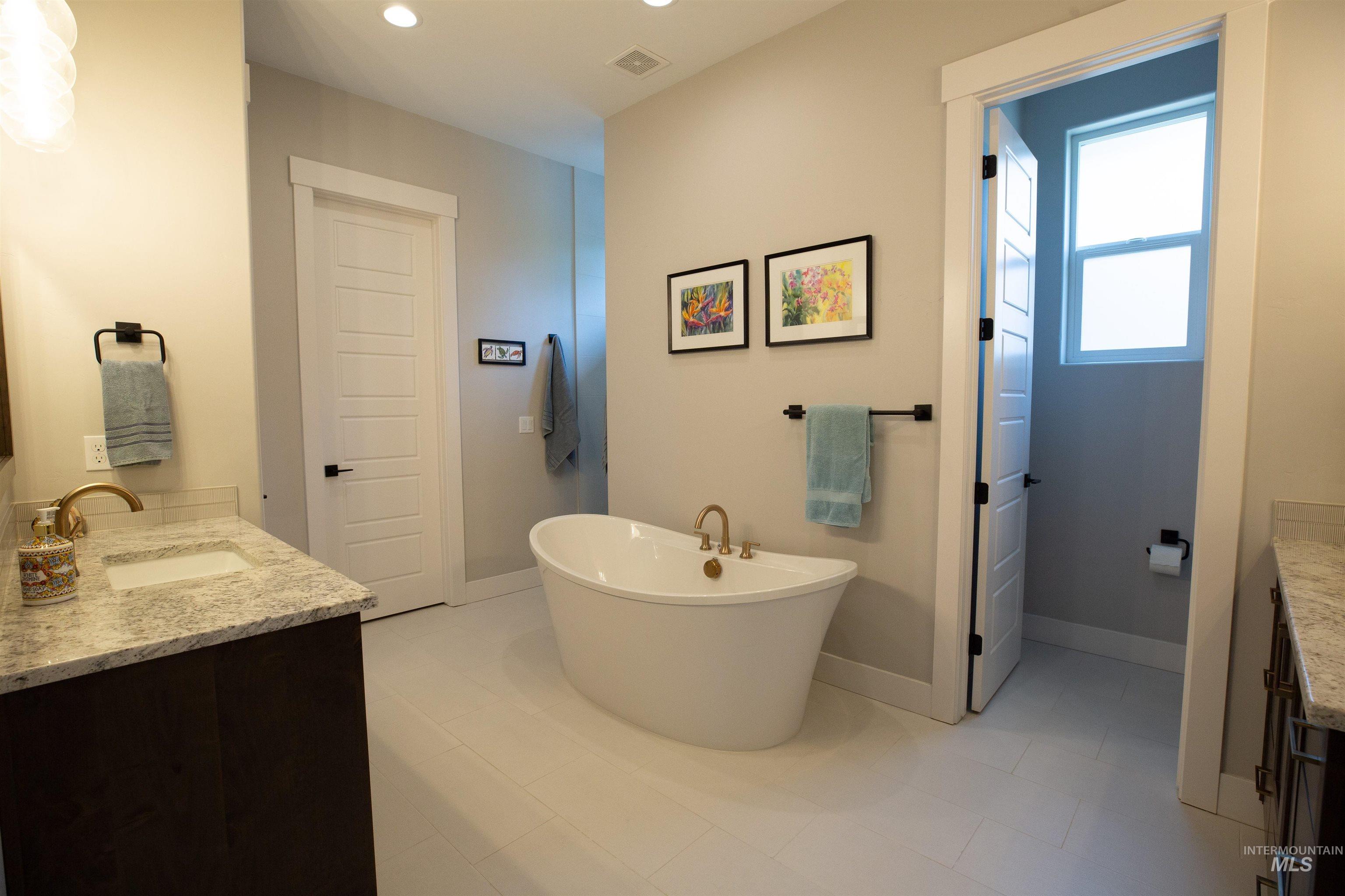 Meridian, Idaho, 83642, United States, 3 Bedrooms Bedrooms, ,3 BathroomsBathrooms,Residential,For Sale,1901356