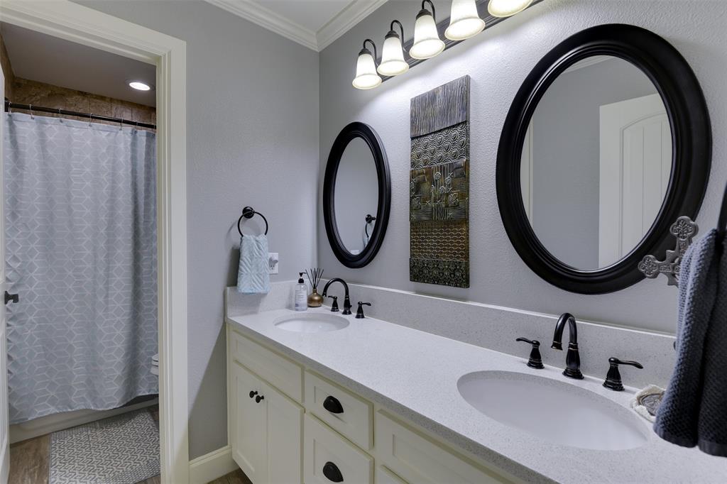 Alvarado, Texas, 76009, United States, 4 Bedrooms Bedrooms, ,2 BathroomsBathrooms,Residential,For Sale,1979414