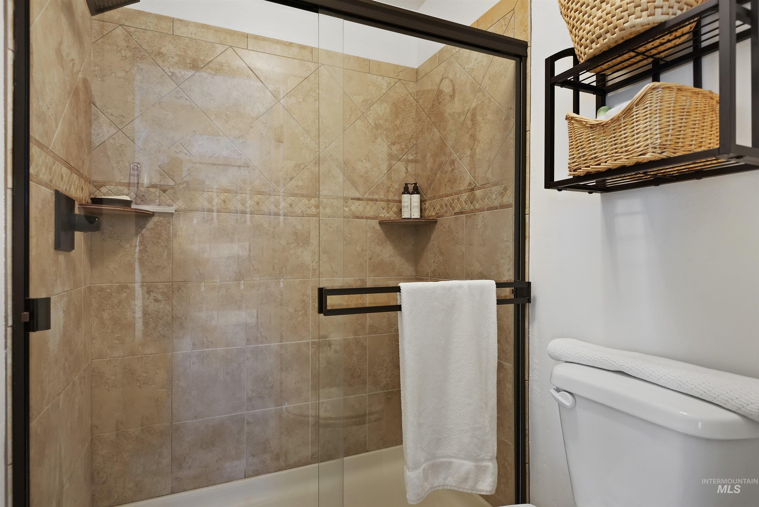 4923 Torana St, Meridian, Idaho, 83646, United States, 3 Bedrooms Bedrooms, ,2 BathroomsBathrooms,Residential,For Sale,4923 Torana St,1627957