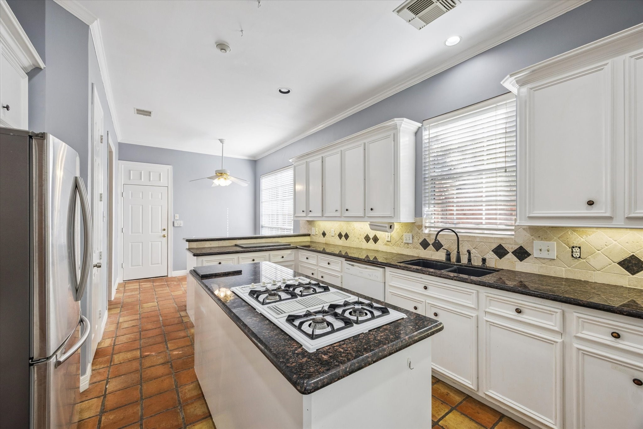  2410 Briar Ridge Drive - 物件實景