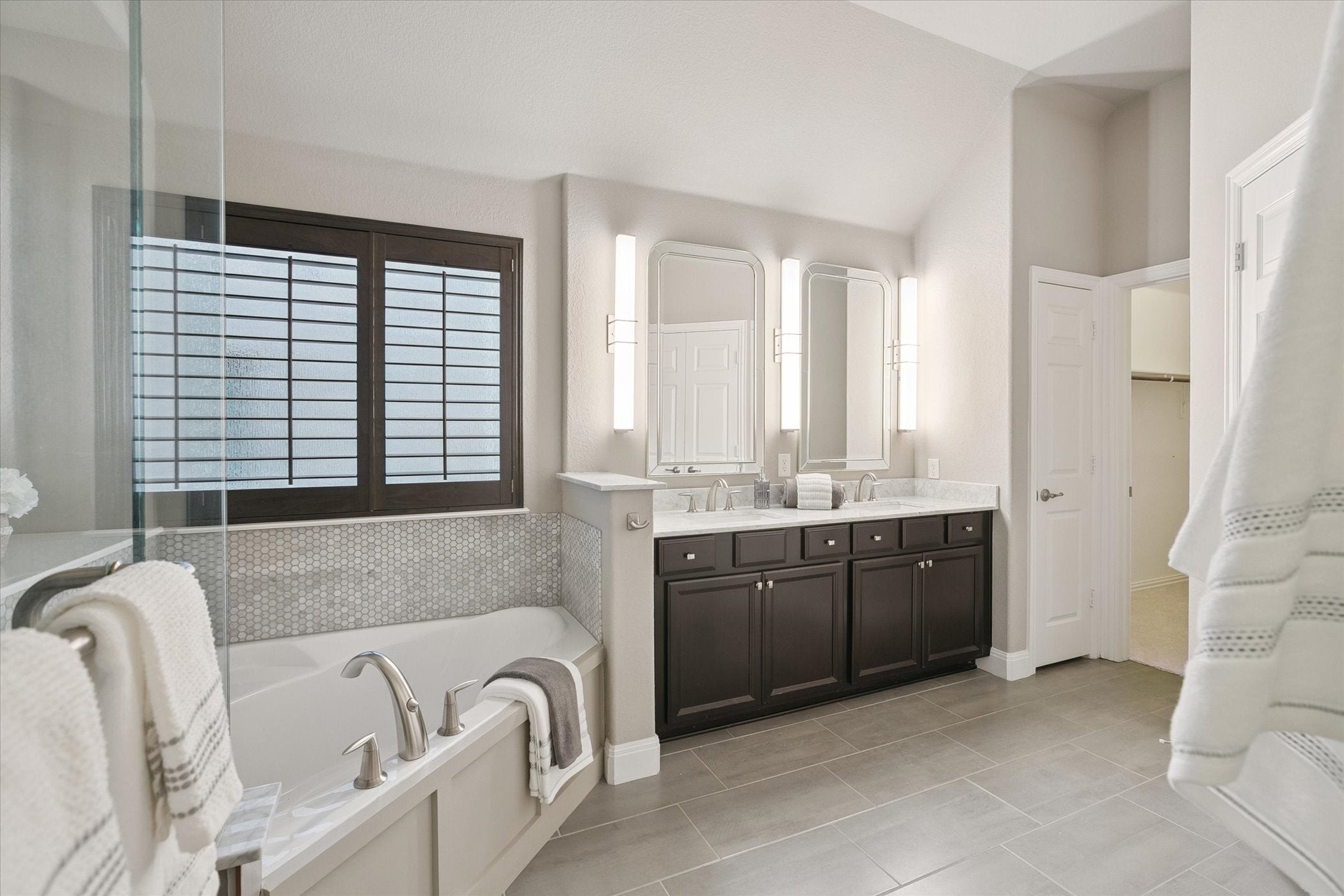 North Richland Hills, Texas, 76182, United States, 4 Bedrooms Bedrooms, ,2 BathroomsBathrooms,Residential,For Sale,1979641