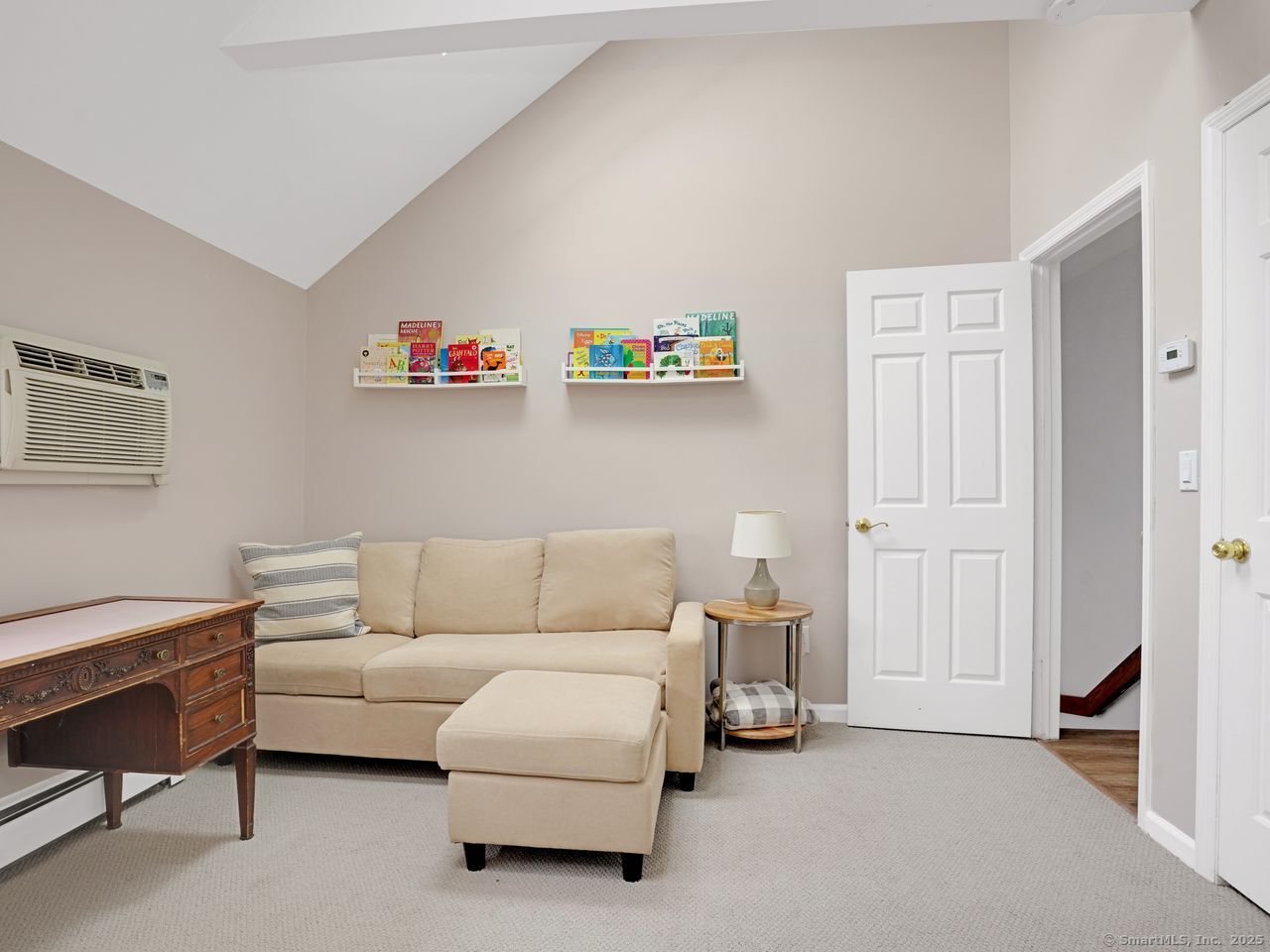 Stamford, Connecticut, 06830, United States, 3 Bedrooms Bedrooms, ,3 BathroomsBathrooms,Residential,For Sale,1987686