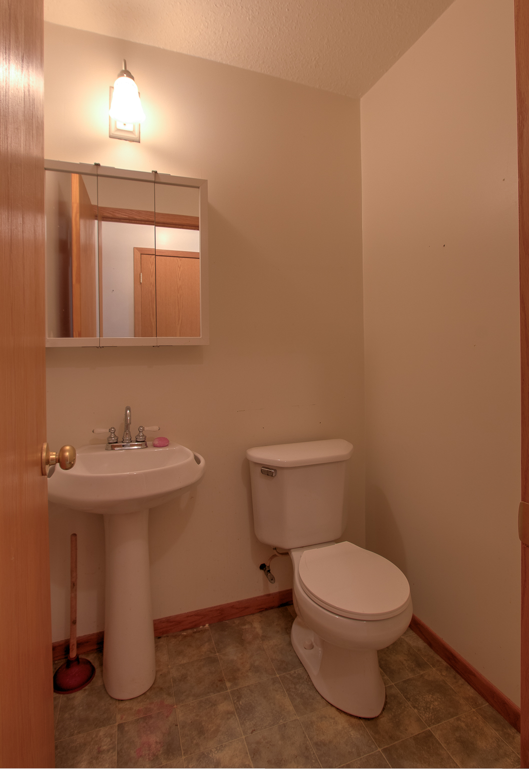 Mora, Minnesota, 55051, United States, 3 Bedrooms Bedrooms, ,3 BathroomsBathrooms,Residential,For Sale,1981190