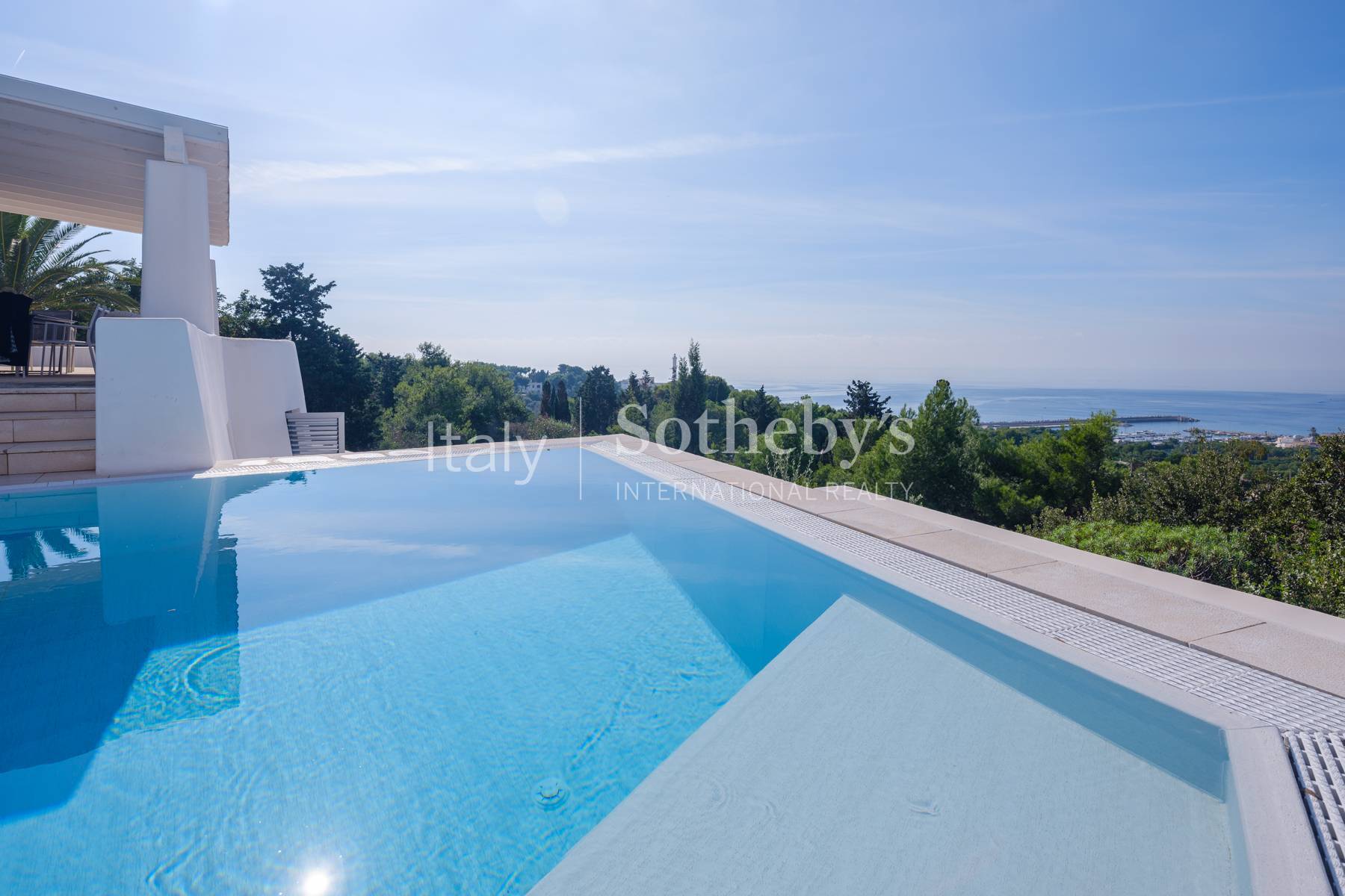  Elegant villa with a sea-view pool - 物件實景
