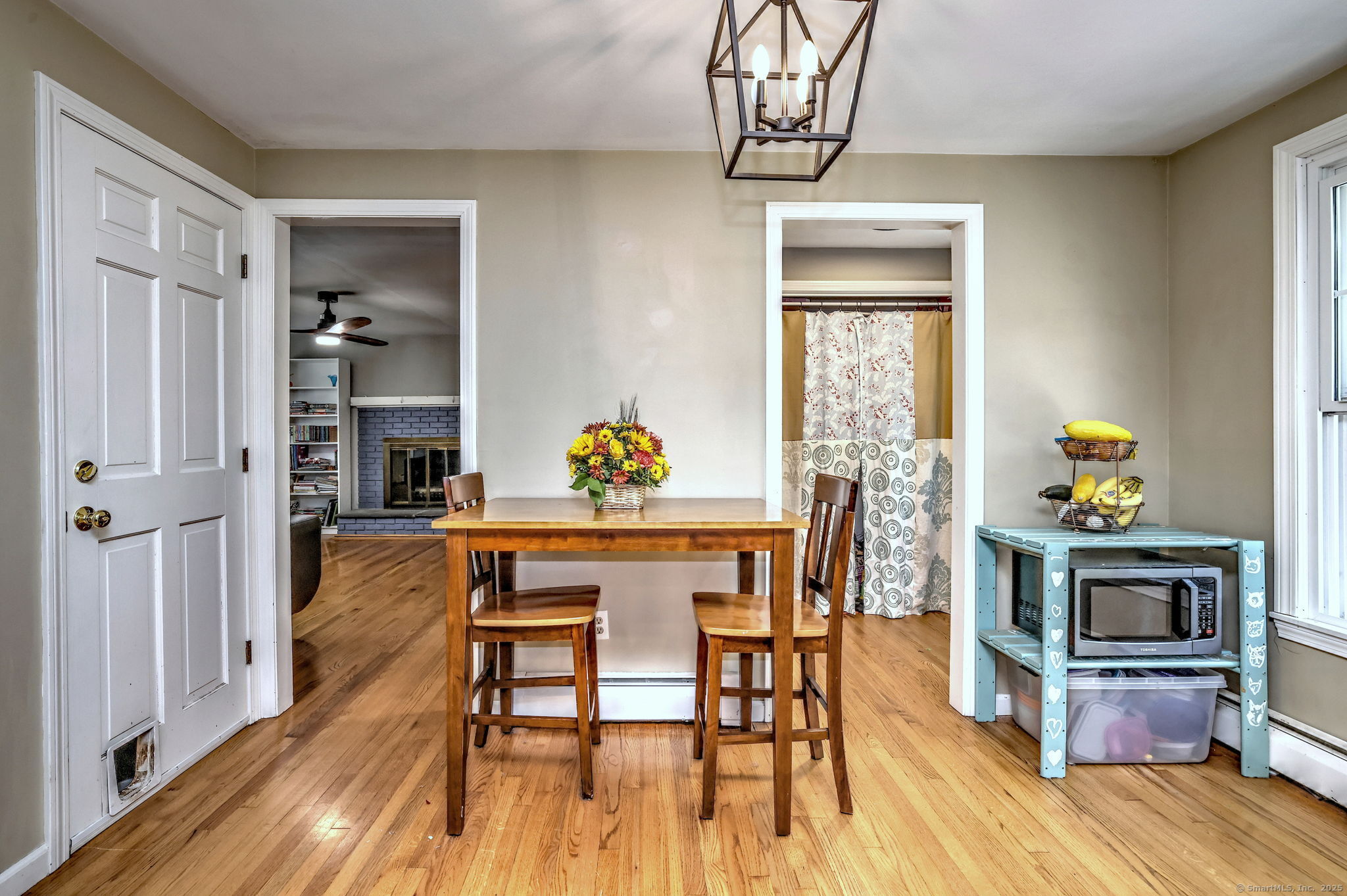 Guilford, Connecticut, 06437, United States, 4 Bedrooms Bedrooms, ,3 BathroomsBathrooms,Residential,For Sale,1955104