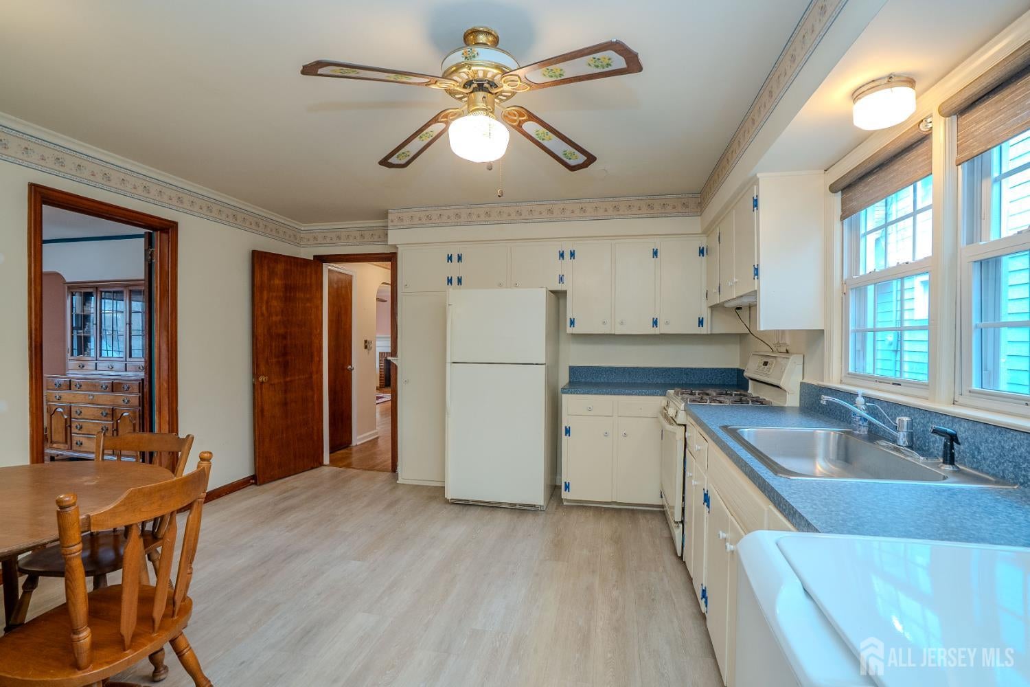 New Brunswick, New Jersey, 08901, United States, 3 Bedrooms Bedrooms, ,2 BathroomsBathrooms,Residential,For Sale,1992583