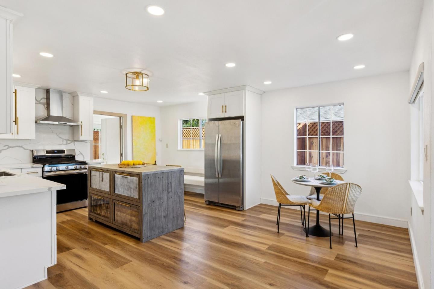 East Palo Alto, California, 94303, United States, 3 Bedrooms Bedrooms, ,2 BathroomsBathrooms,Residential,For Sale,1947382