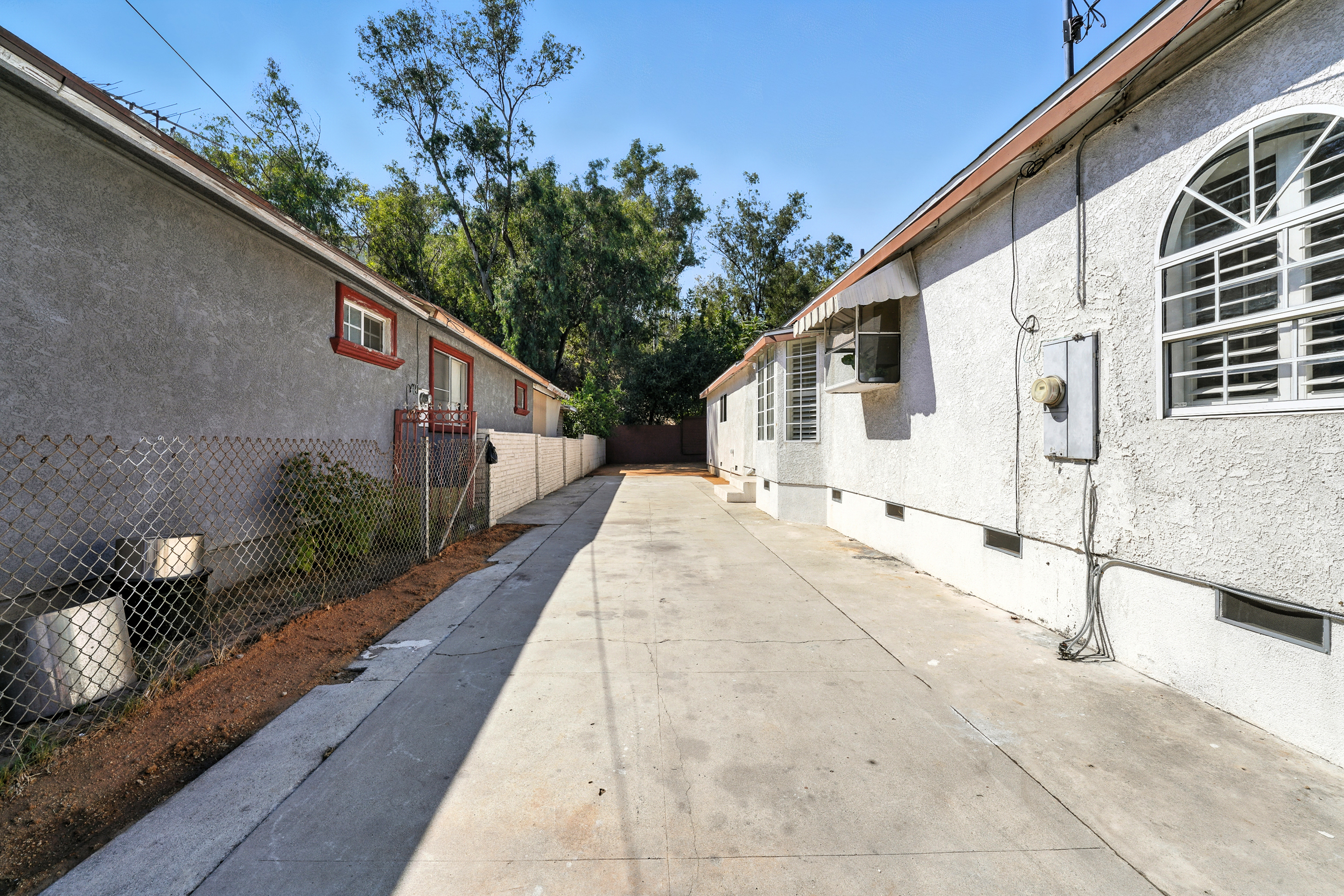 Los Angeles, California, 90042, United States, 3 Bedrooms Bedrooms, ,3 BathroomsBathrooms,Residential,For Sale,1909729