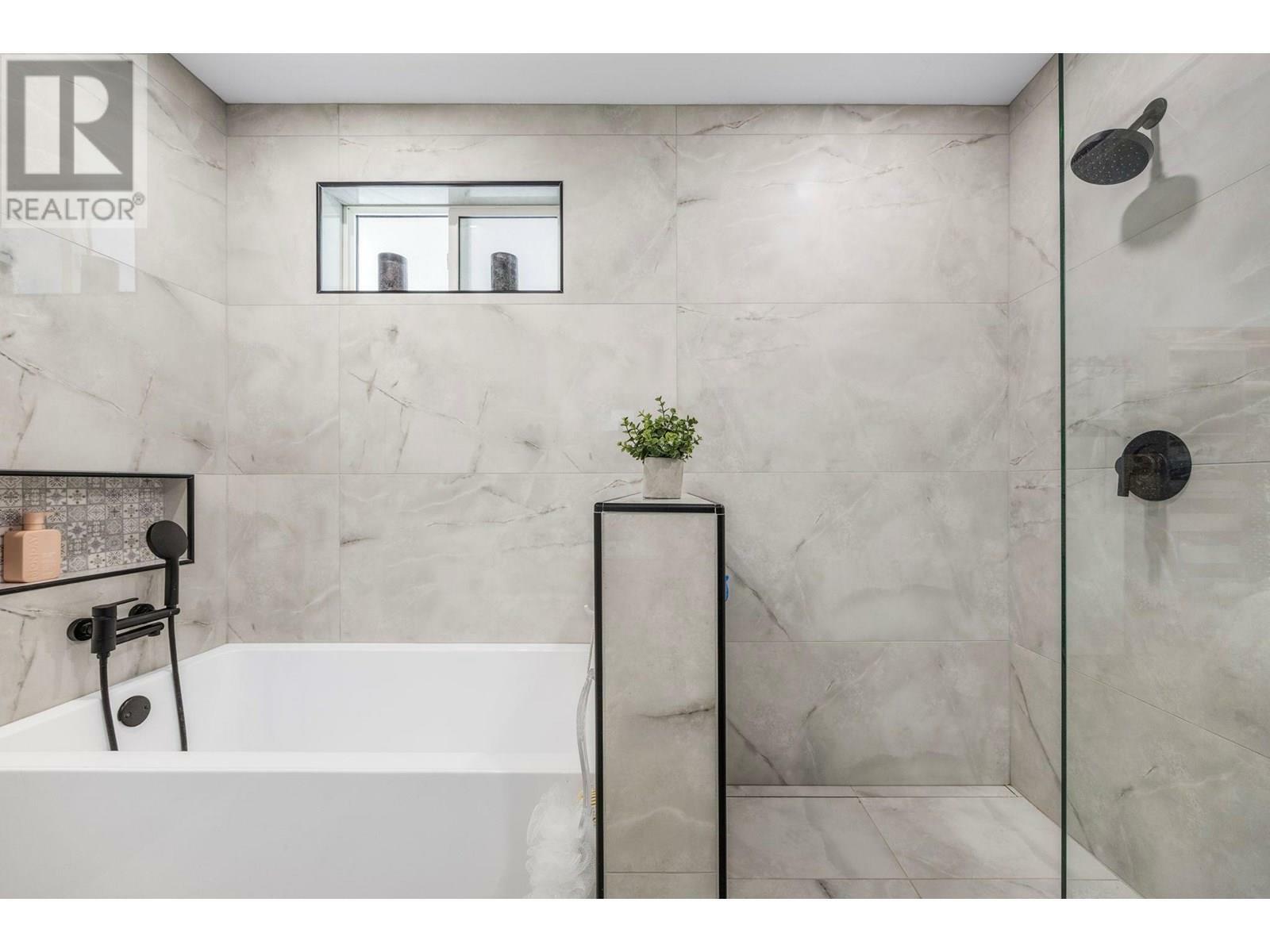 PENTICTON, British Columbia, V2A 1A7, CA, 6 Bedrooms Bedrooms, ,4 BathroomsBathrooms,Residential,For Sale,1859946