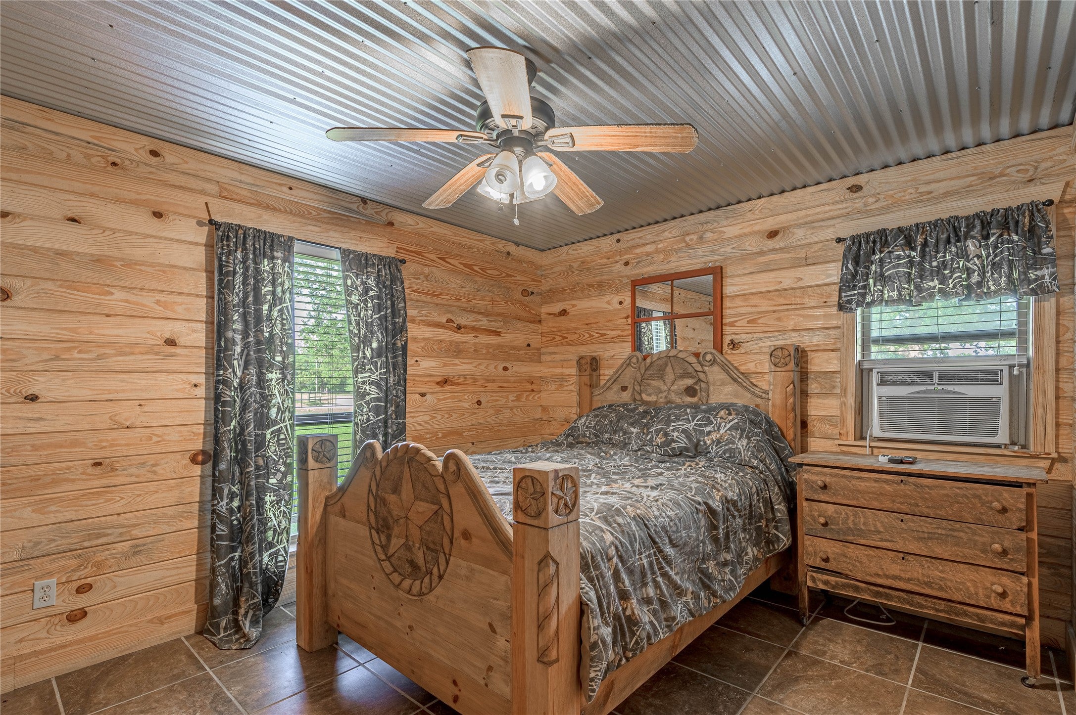 Kennard, Texas, 75847, United States, 3 Bedrooms Bedrooms, ,2 BathroomsBathrooms,Residential,For Sale,1828571