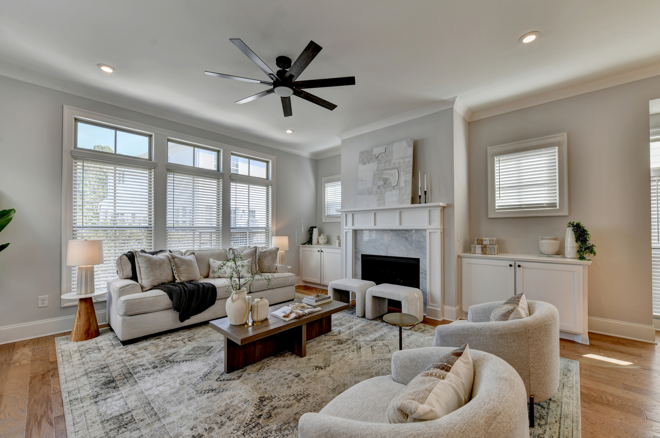  Thoughtfully Designed Milton Home Offers Low-maintenance Living - 物件實景