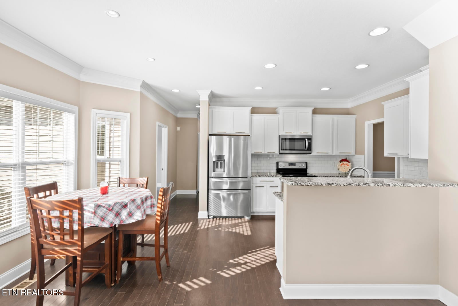 Oak Ridge, Tennessee, 37830, United States, 4 Bedrooms Bedrooms, ,3 BathroomsBathrooms,Residential,For Sale,2003025