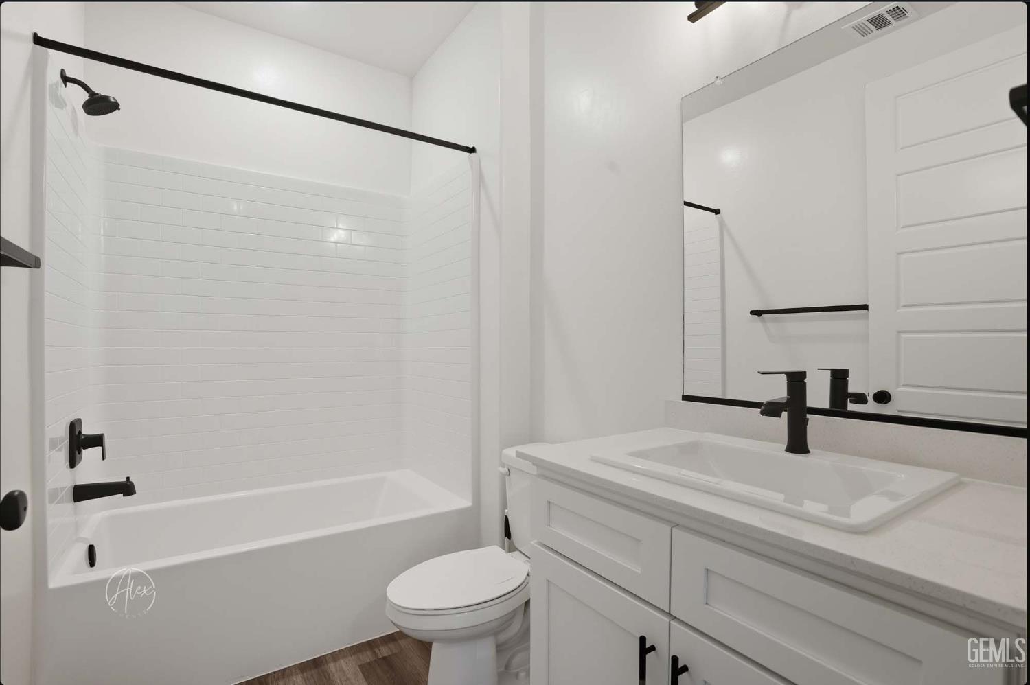 Bakersfield, California, 93314, United States, 5 Bedrooms Bedrooms, ,4 BathroomsBathrooms,Residential,For Sale,1983146