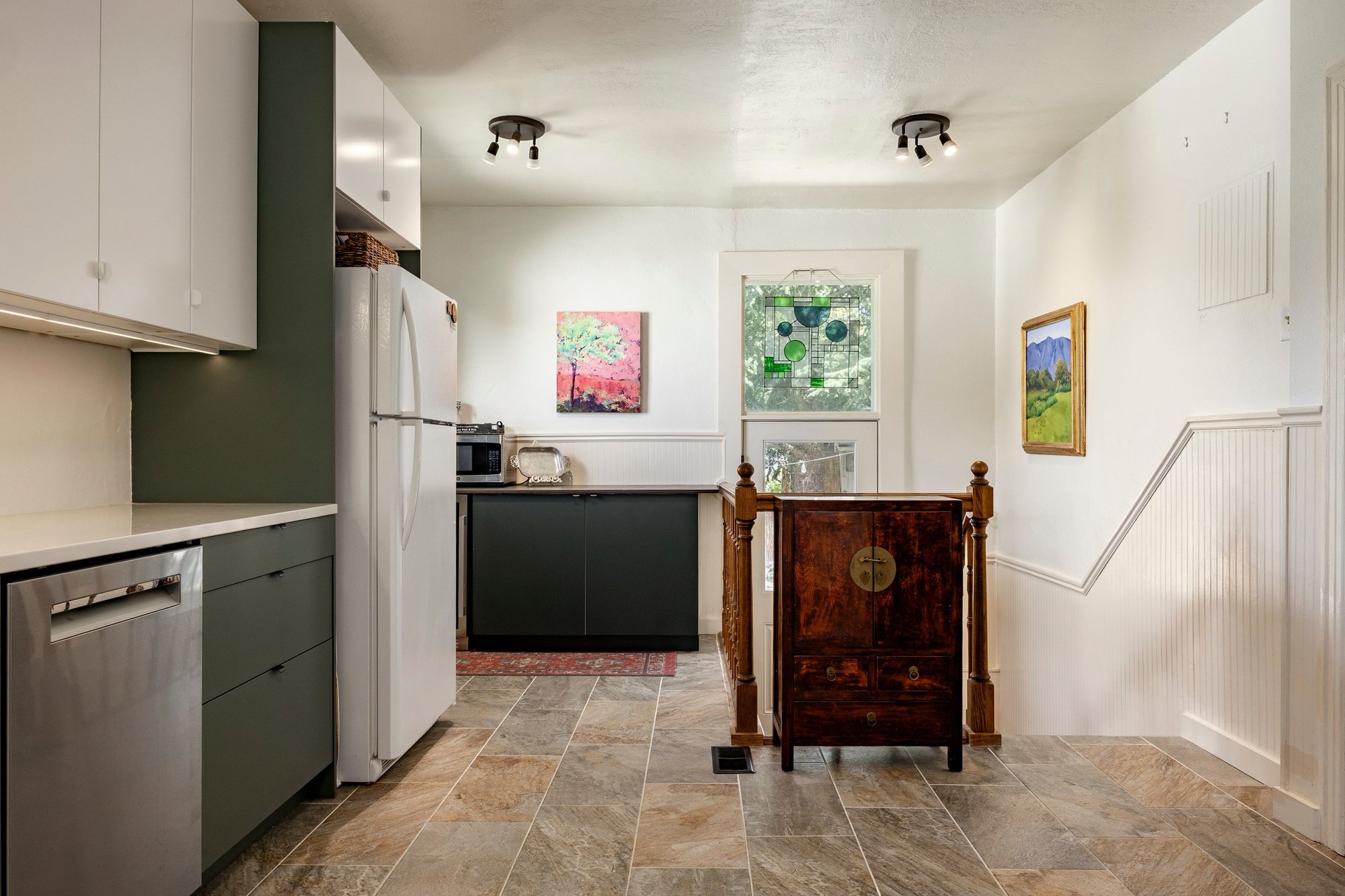  Beautifully Updated Home with 2,074 Sq. Ft. of Living Space, Historic Character - 物件實景