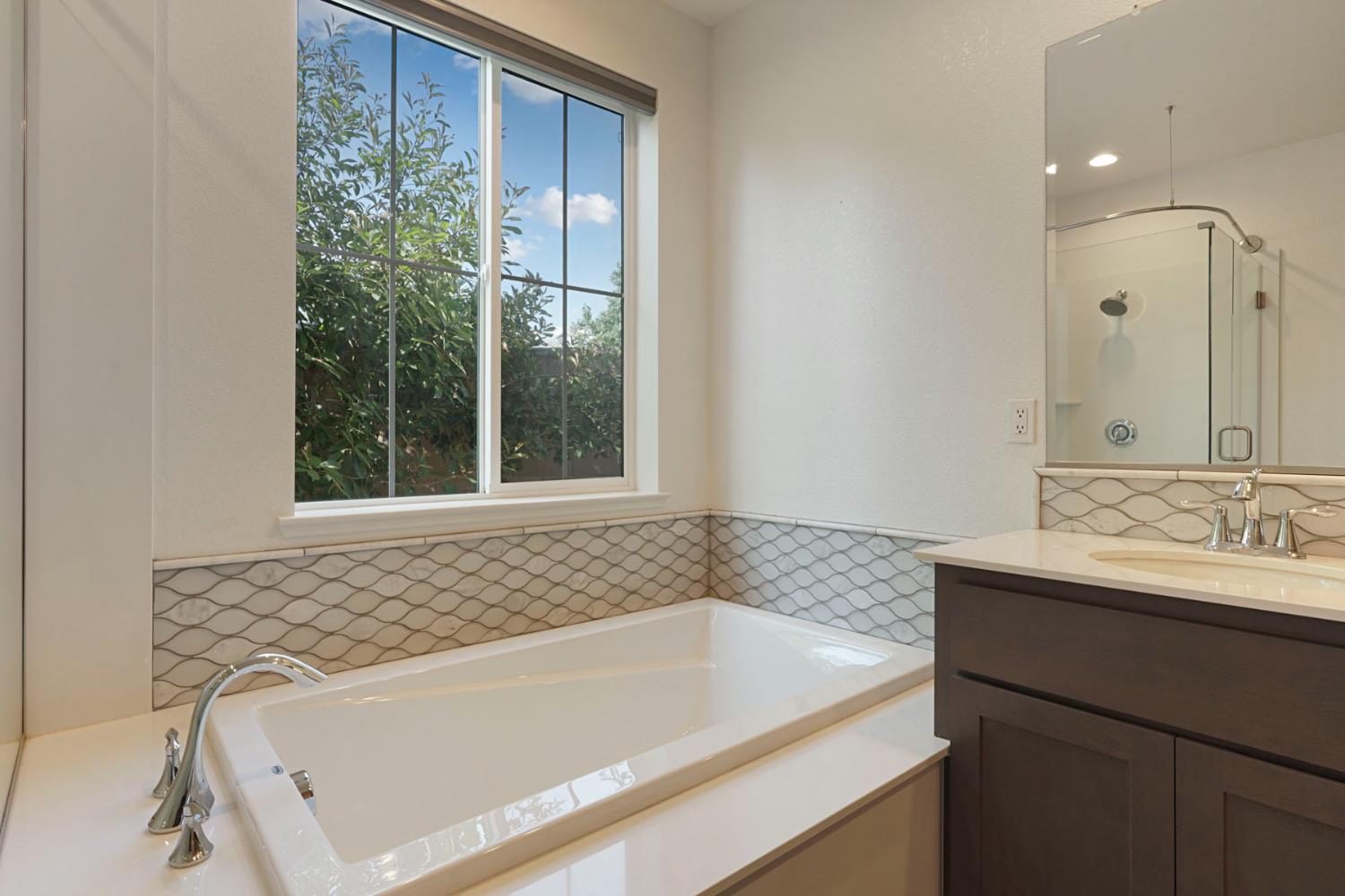 Lodi, California, 95242, United States, 2 Bedrooms Bedrooms, ,3 BathroomsBathrooms,Residential,For Sale,1848550