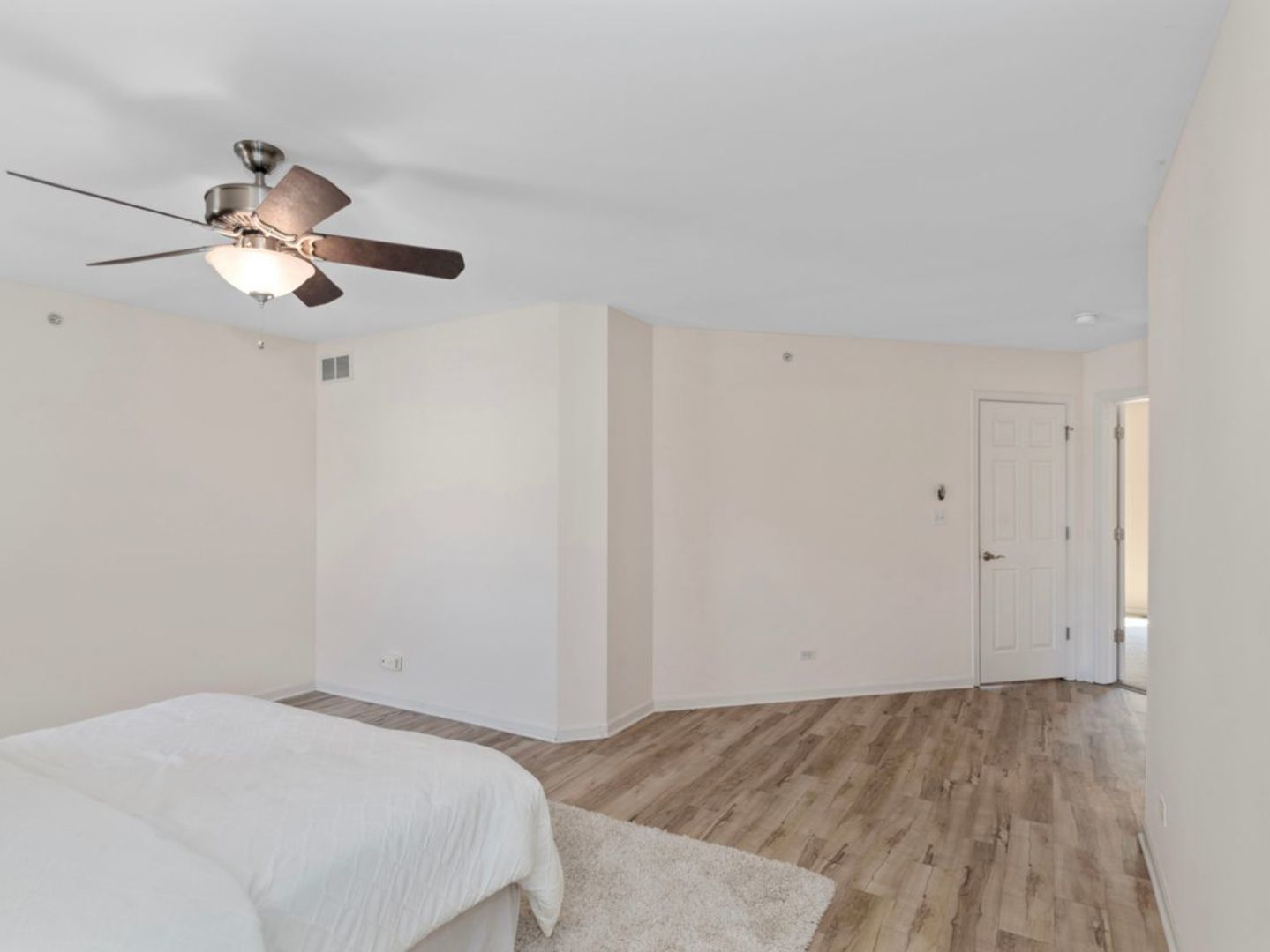 Inverness, Illinois, 60010, United States, 2 Bedrooms Bedrooms, ,3 BathroomsBathrooms,Residential,For Sale,1947275