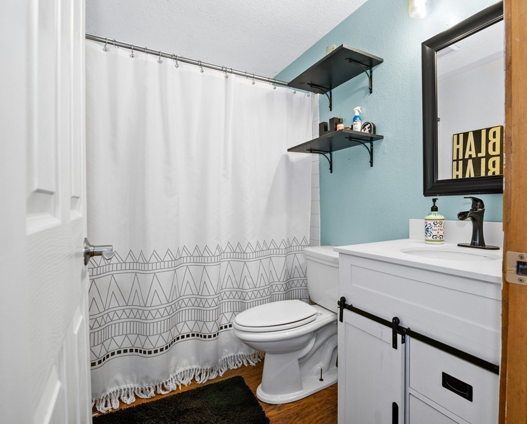 McCall, Idaho, 83638, United States, 3 Bedrooms Bedrooms, ,2 BathroomsBathrooms,Residential,For Sale,2049028