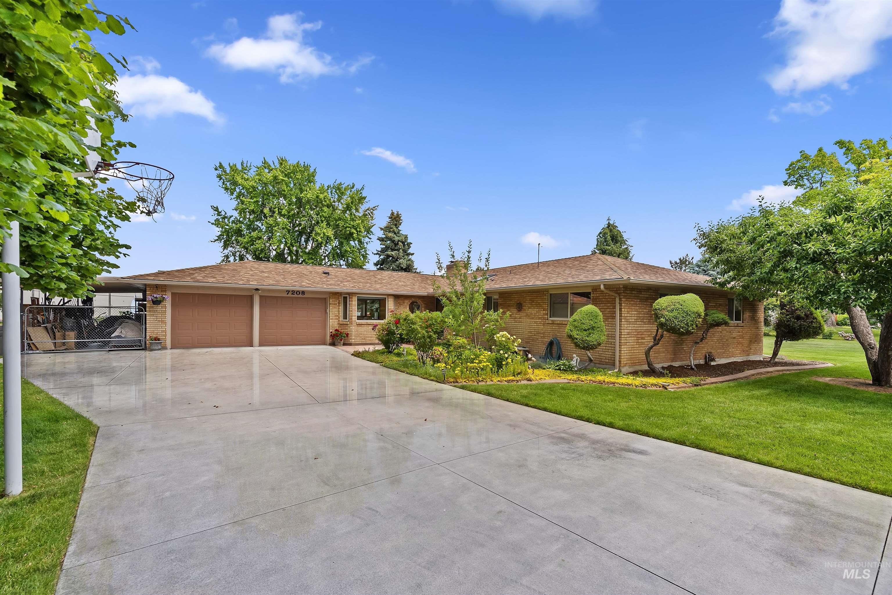 7208 Maxwell, Boise, Idaho, 83704, United States, 4 Bedrooms Bedrooms, ,3 BathroomsBathrooms,Residential,For Sale,7208 Maxwell,1435766