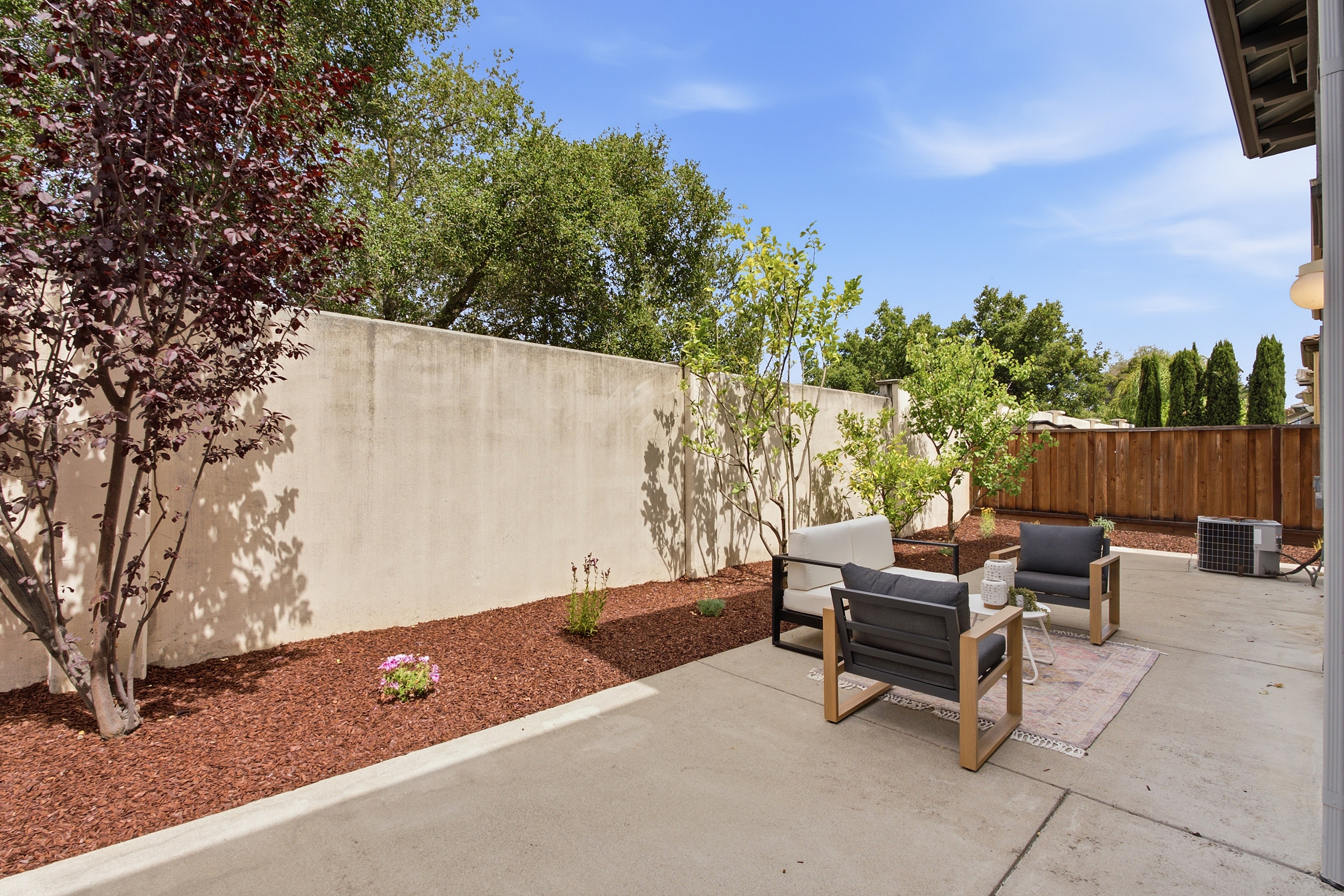  Beautifully Updated Henry Ranch Home with Scenic Views and Modern Comfort - 物件實景