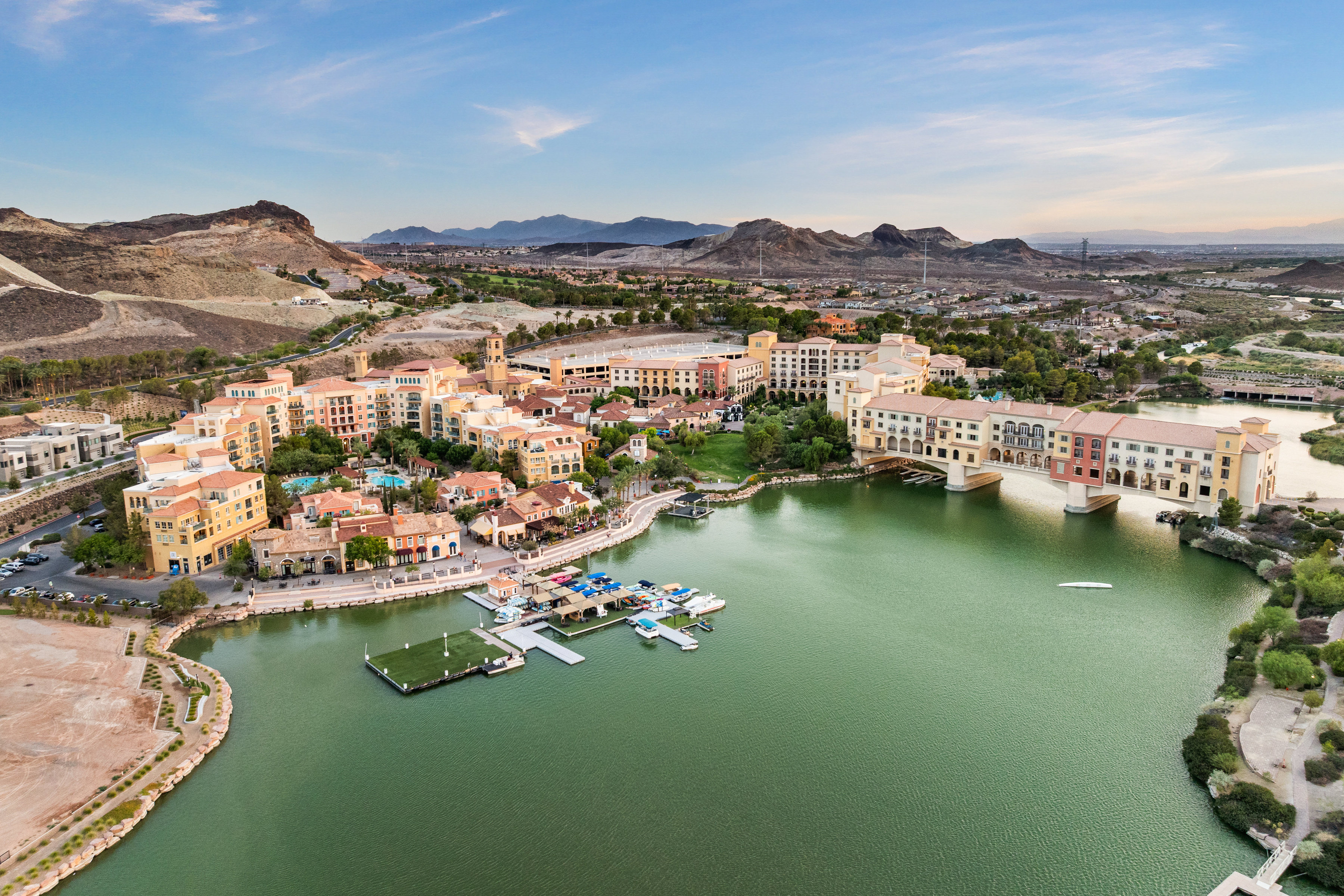  One of a Kind Waterfront Lifestyle - 物件實景