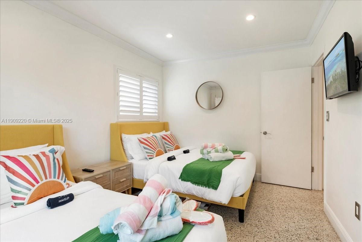 Miami, Florida, 33145, United States, 3 Bedrooms Bedrooms, ,2 BathroomsBathrooms,Residential,For Sale,1987524