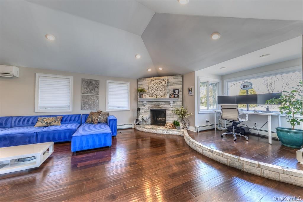 Oceanside, New York, 11572, United States, 3 Bedrooms Bedrooms, ,3 BathroomsBathrooms,Residential,For Sale,1995607