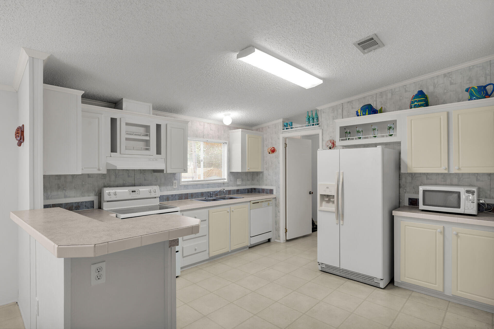 Tavernier, Florida, 33037, United States, 3 Bedrooms Bedrooms, ,2 BathroomsBathrooms,Residential,For Sale,2001643